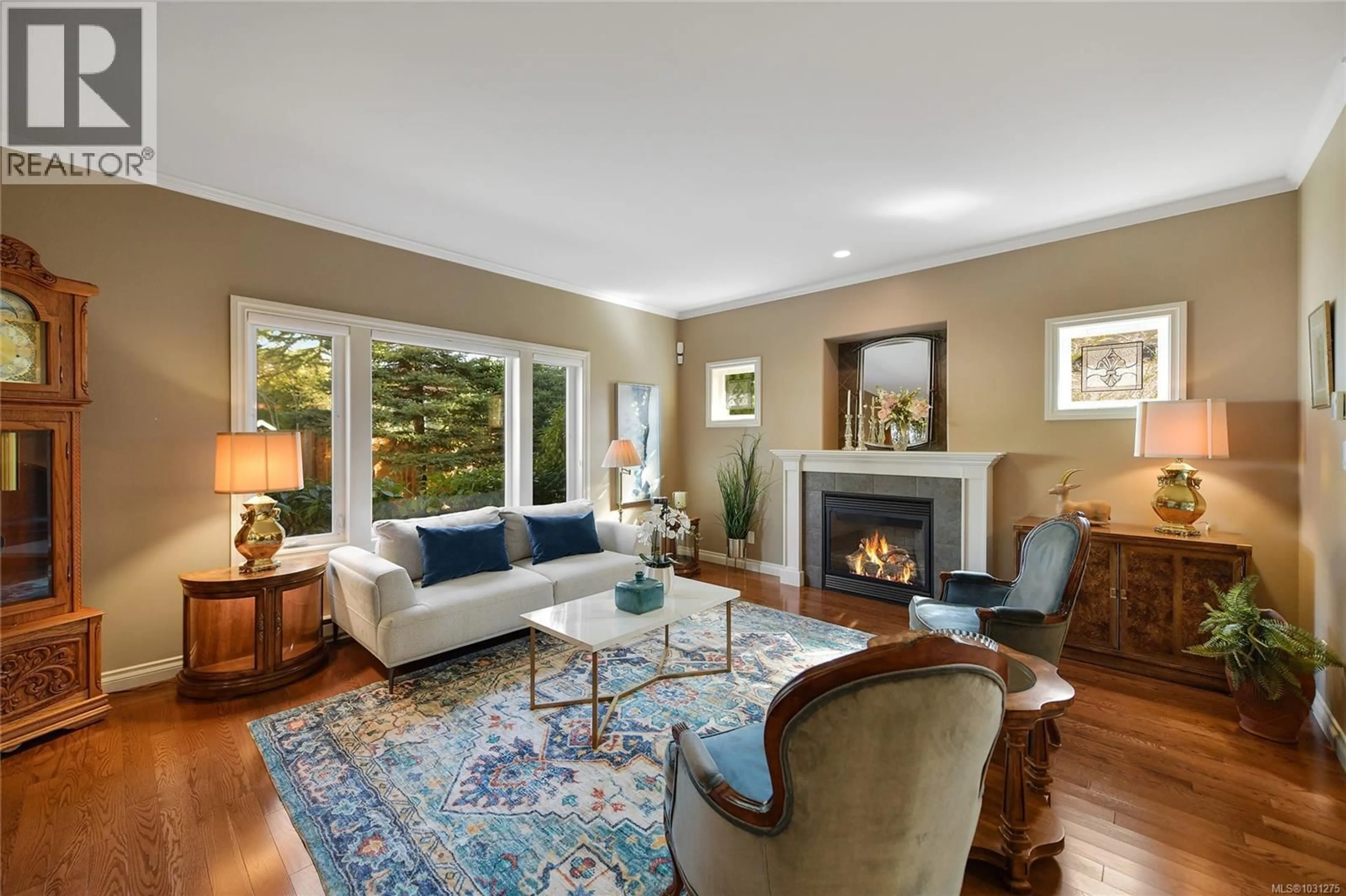 Living room with furniture, unknown for 2287 ADELA PLACE, Sidney British Columbia V8L3N3