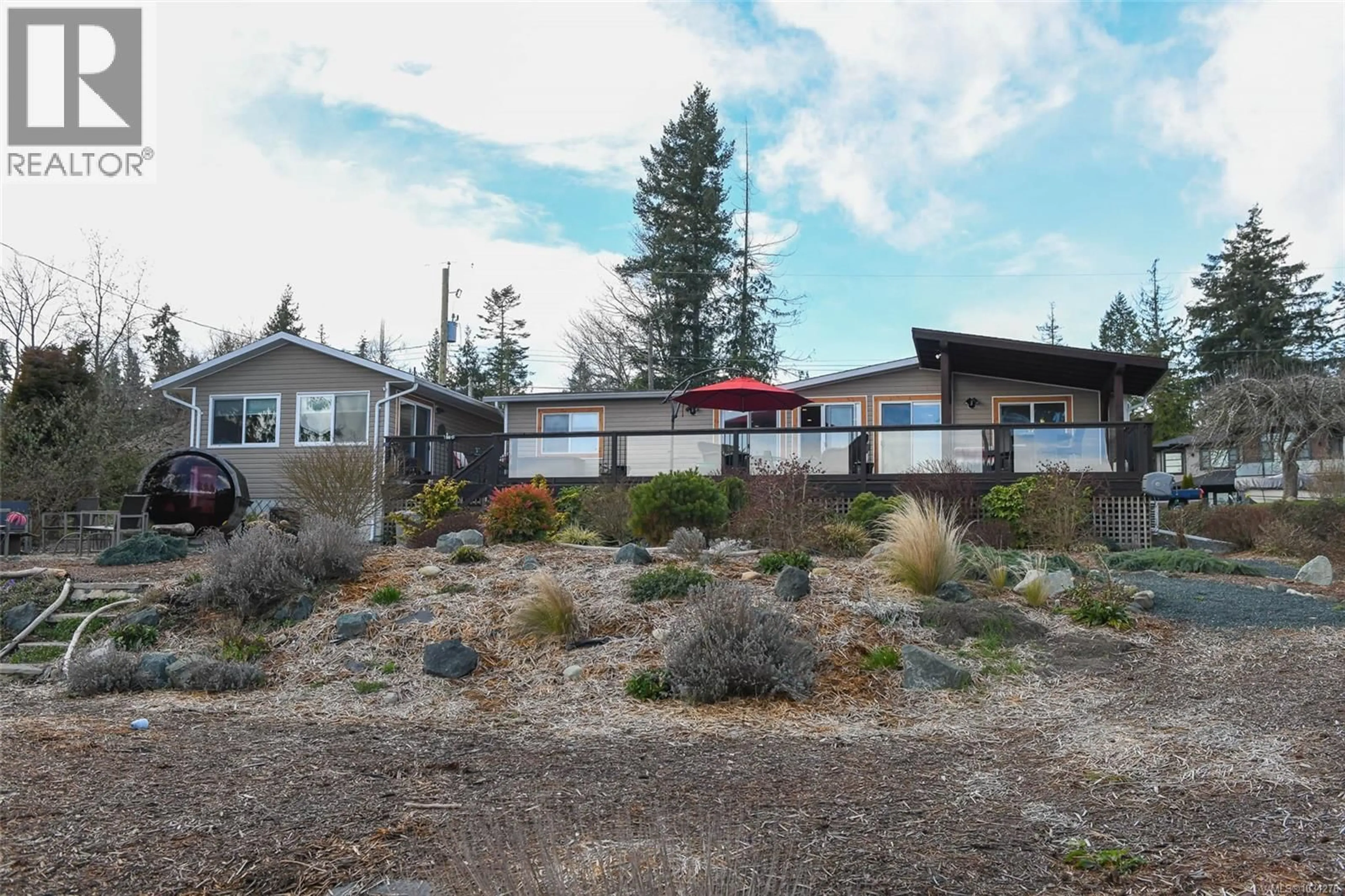 A pic from outside/outdoor area/front of a property/back of a property/a pic from drone, mountain view for 5896 GARVIN ROAD, Union Bay British Columbia V0R3B0