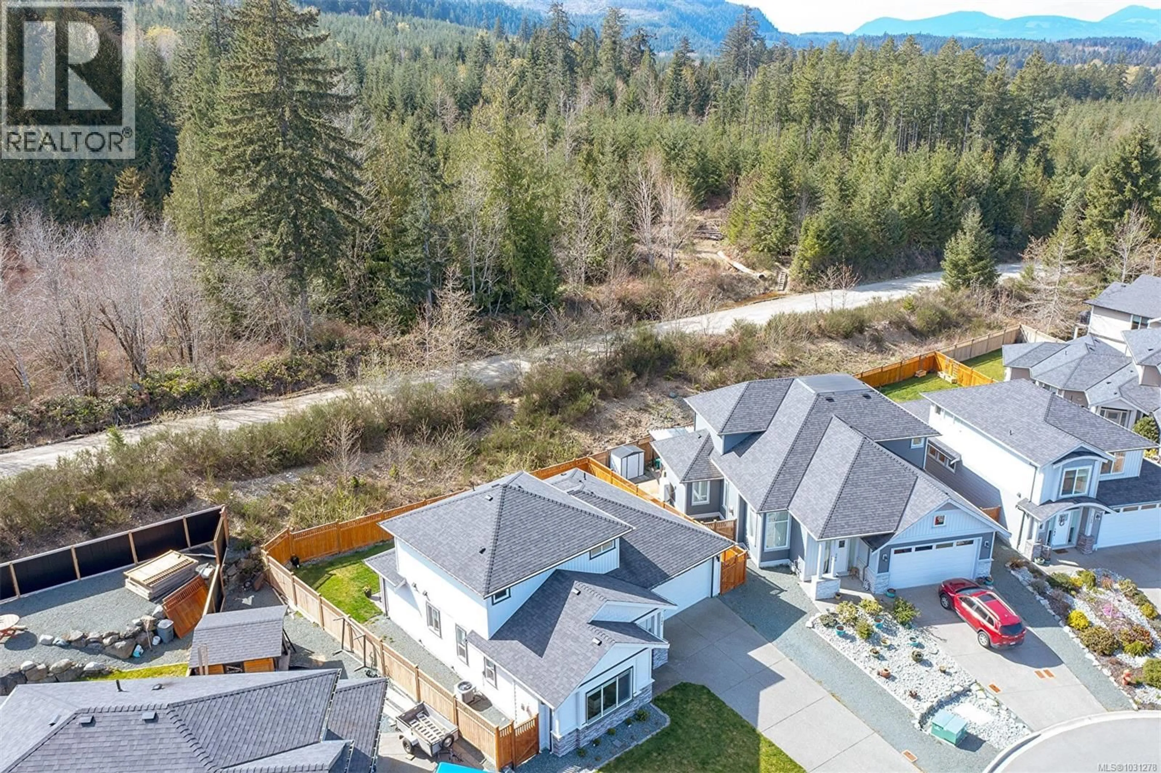 A pic from outside/outdoor area/front of a property/back of a property/a pic from drone, mountain view for 744 JAMES PLACE, Ladysmith British Columbia V9G0A5