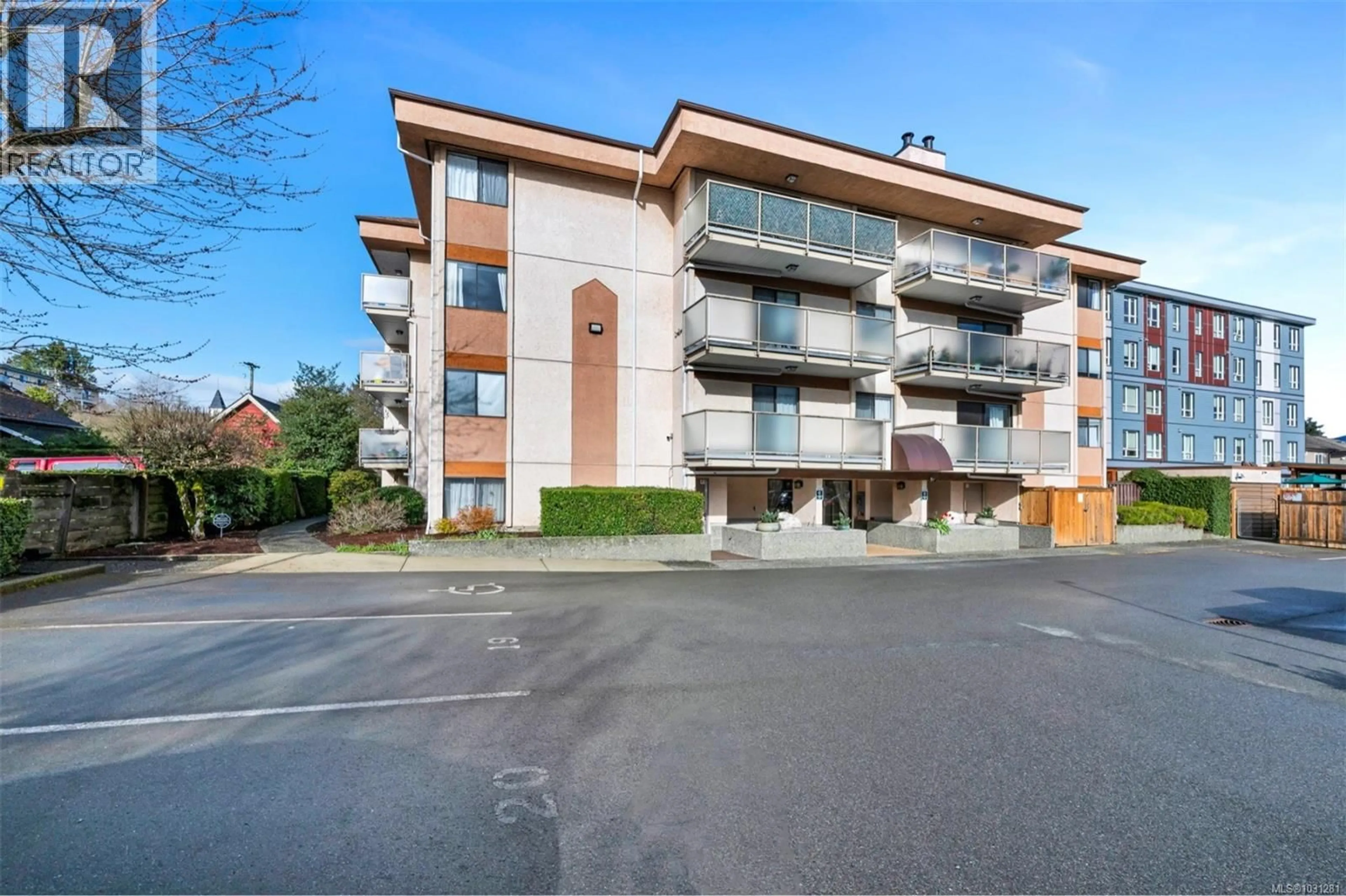 Patio, unknown for 404 - 435 FESTUBERT STREET, Duncan British Columbia V9L3T3