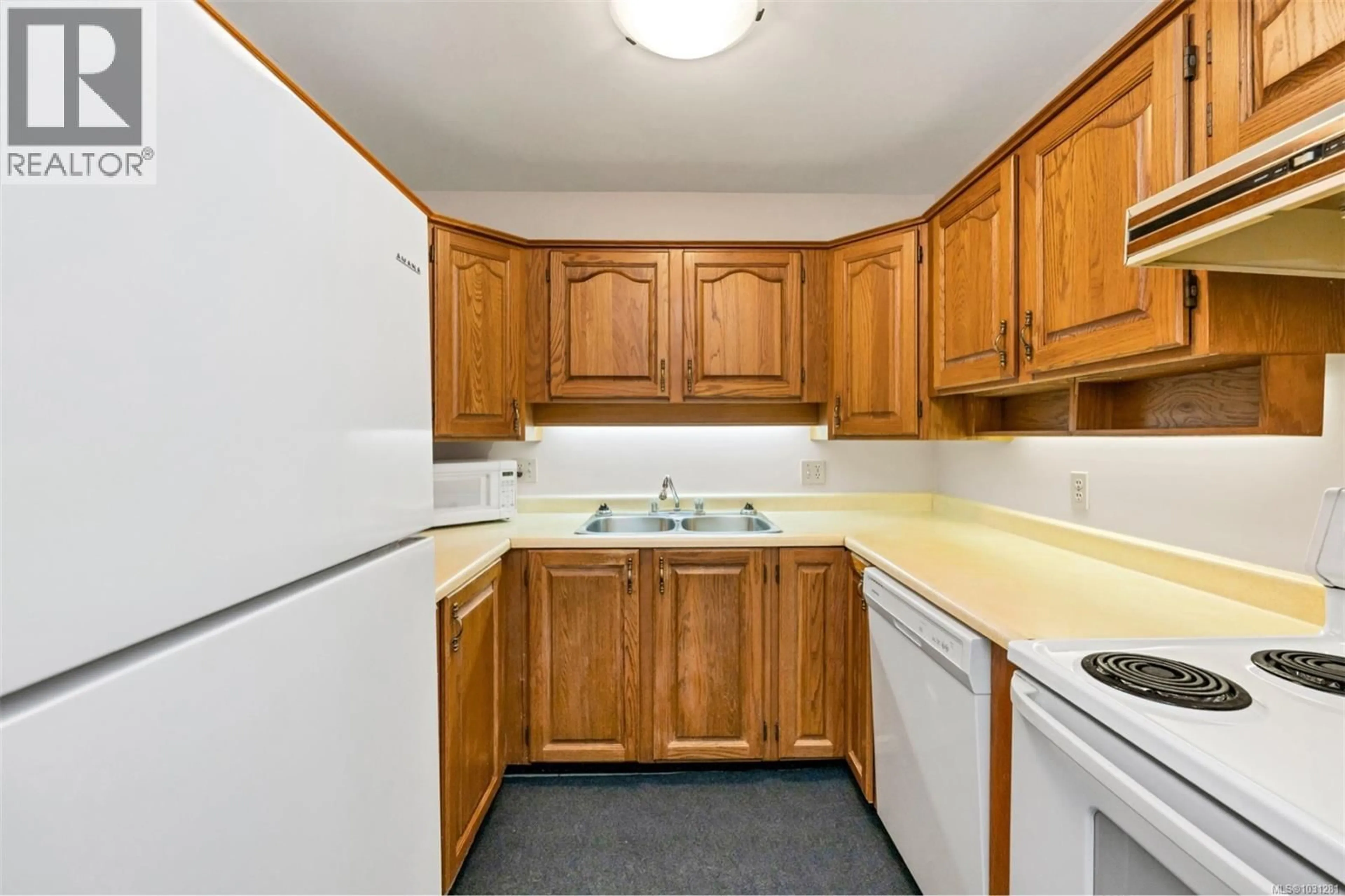 Standard kitchen, unknown for 404 - 435 FESTUBERT STREET, Duncan British Columbia V9L3T3