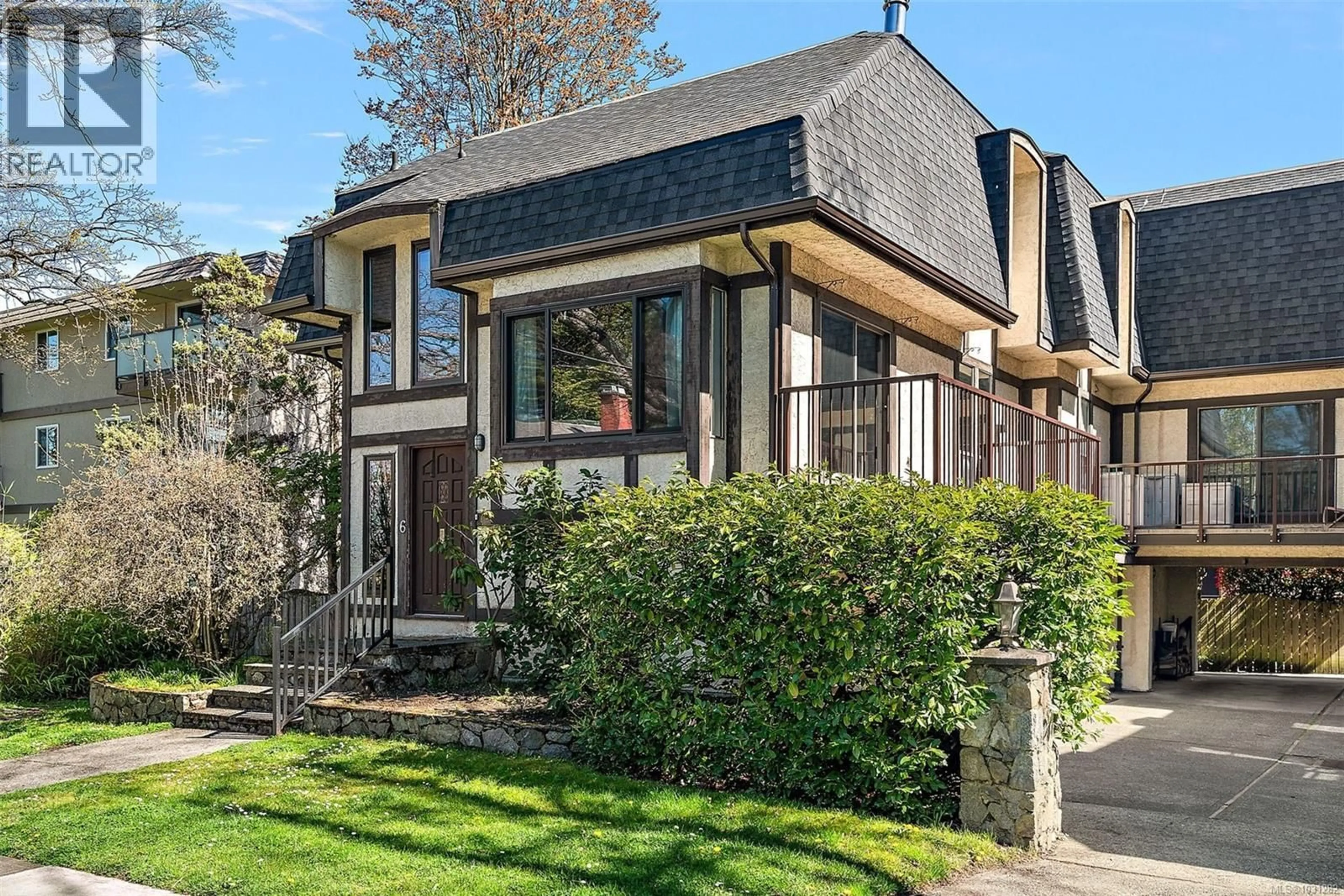 Home with brick exterior material, street for 6 - 1464 FORT STREET, Victoria British Columbia V8S1Z5