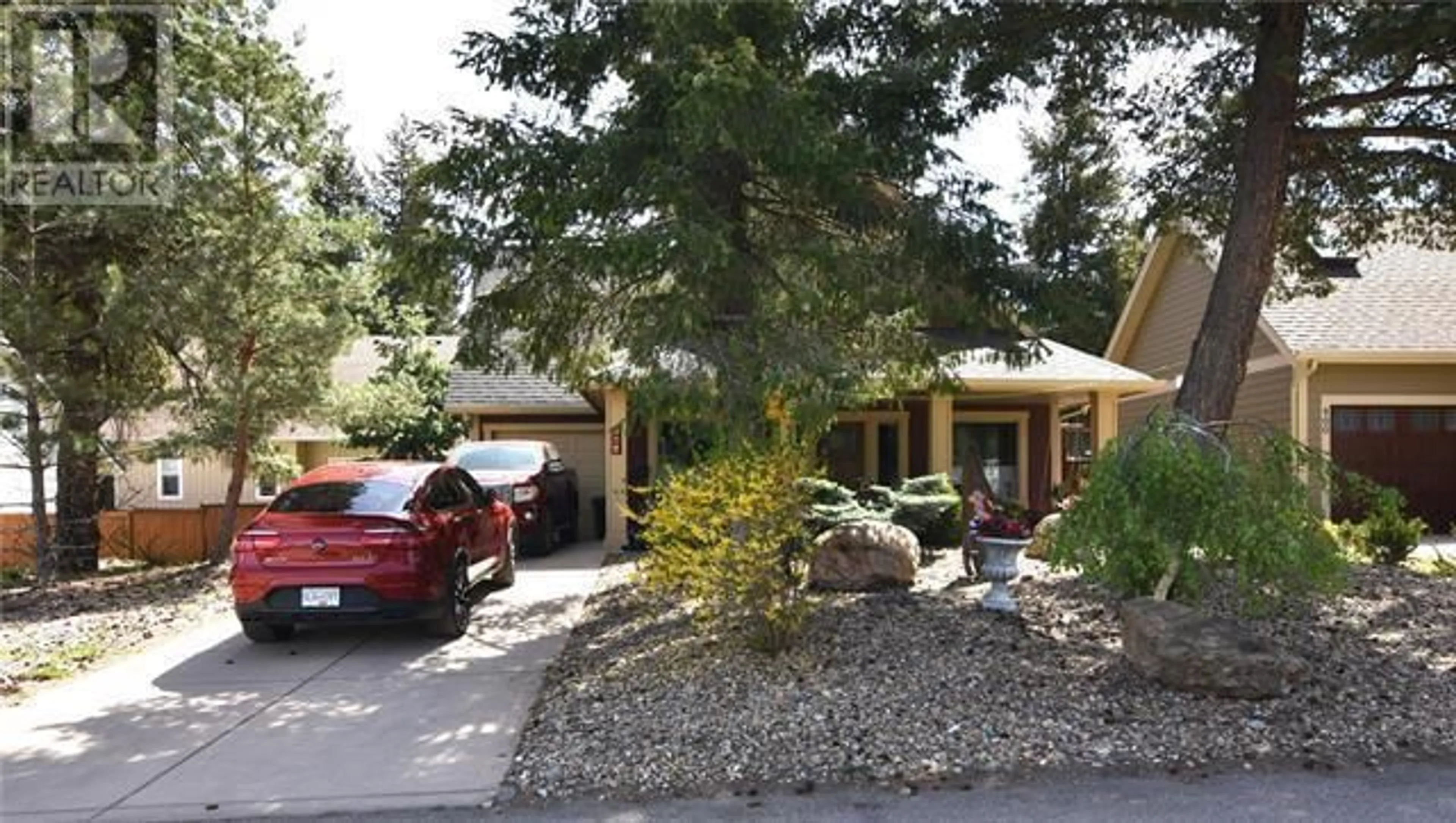 Frontside or backside of a home, the street view for 459 Ibis Avenue, Vernon British Columbia V1H2A1