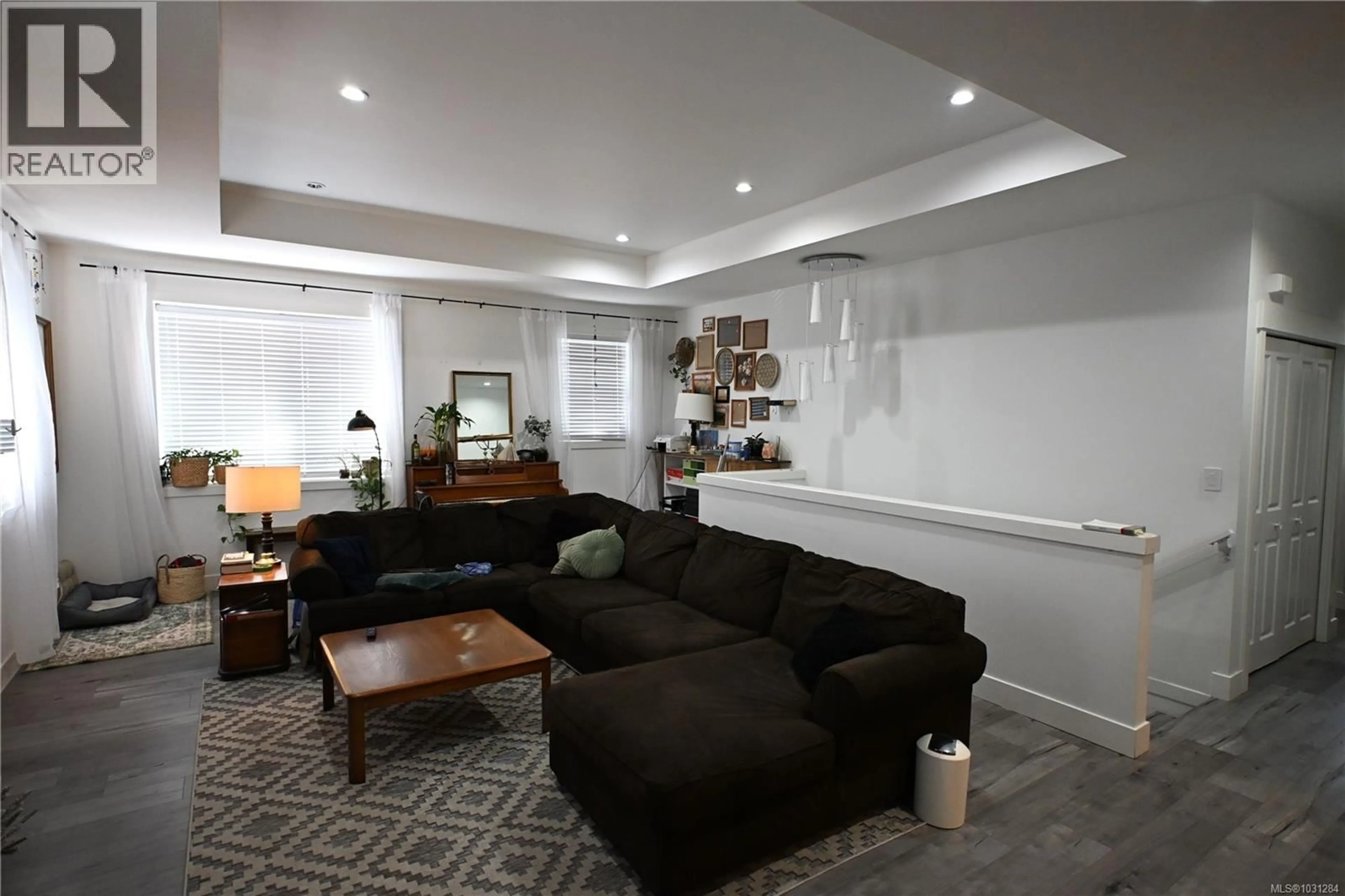 Living room with furniture, unknown for 1656 ROBERTA ROAD SOUTH, Nanaimo British Columbia V9X0B6