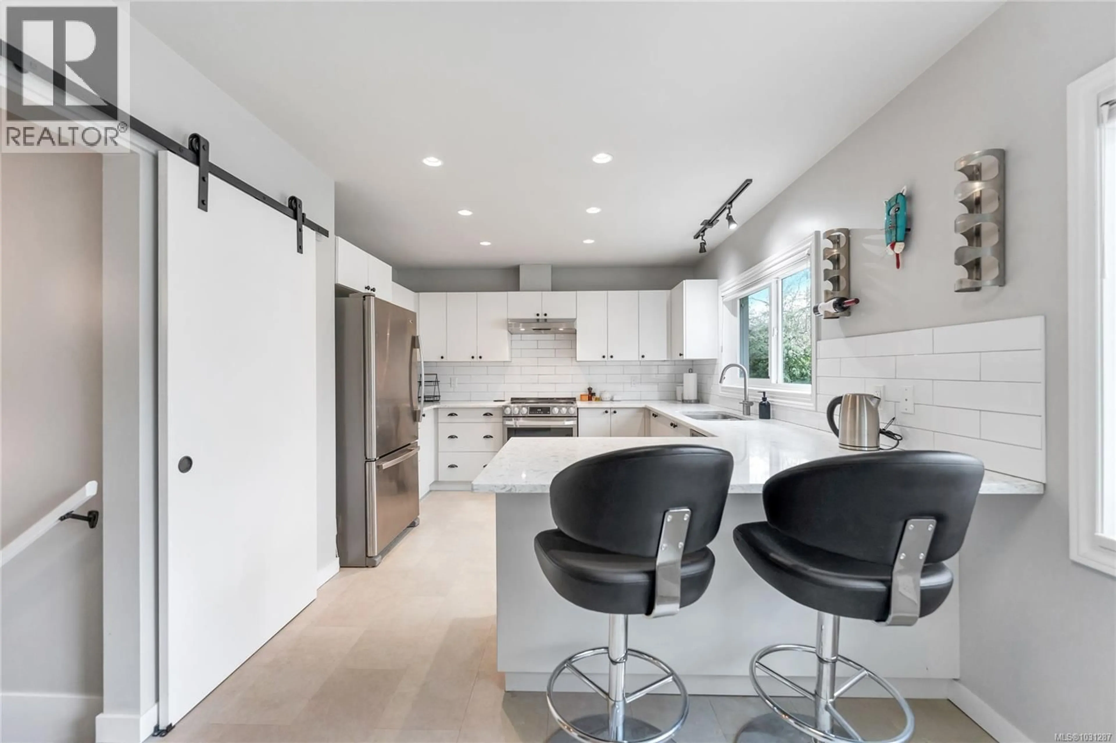Contemporary kitchen, ceramic/tile floor for 4345 SHELBOURNE STREET, Saanich British Columbia V8N3G4