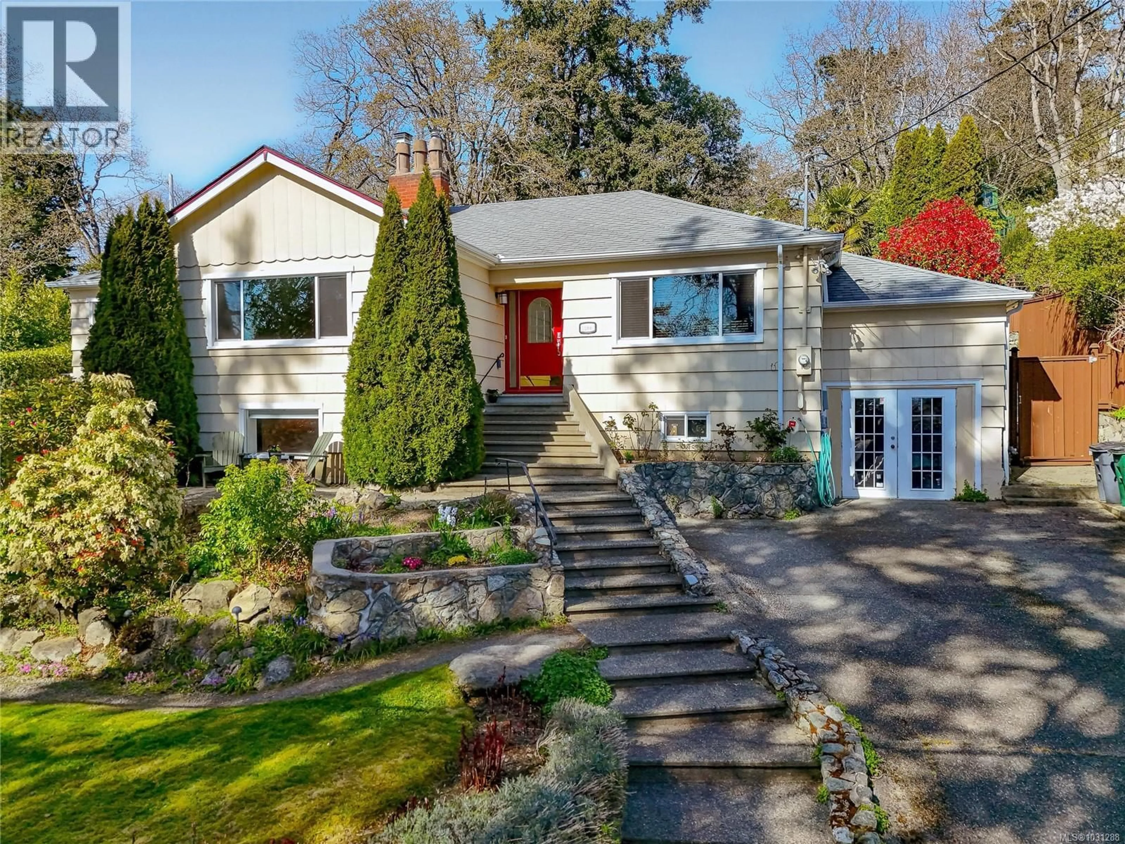Home with brick exterior material, street for 1184 CLOVELLY TERRACE, Saanich British Columbia V8P1V6