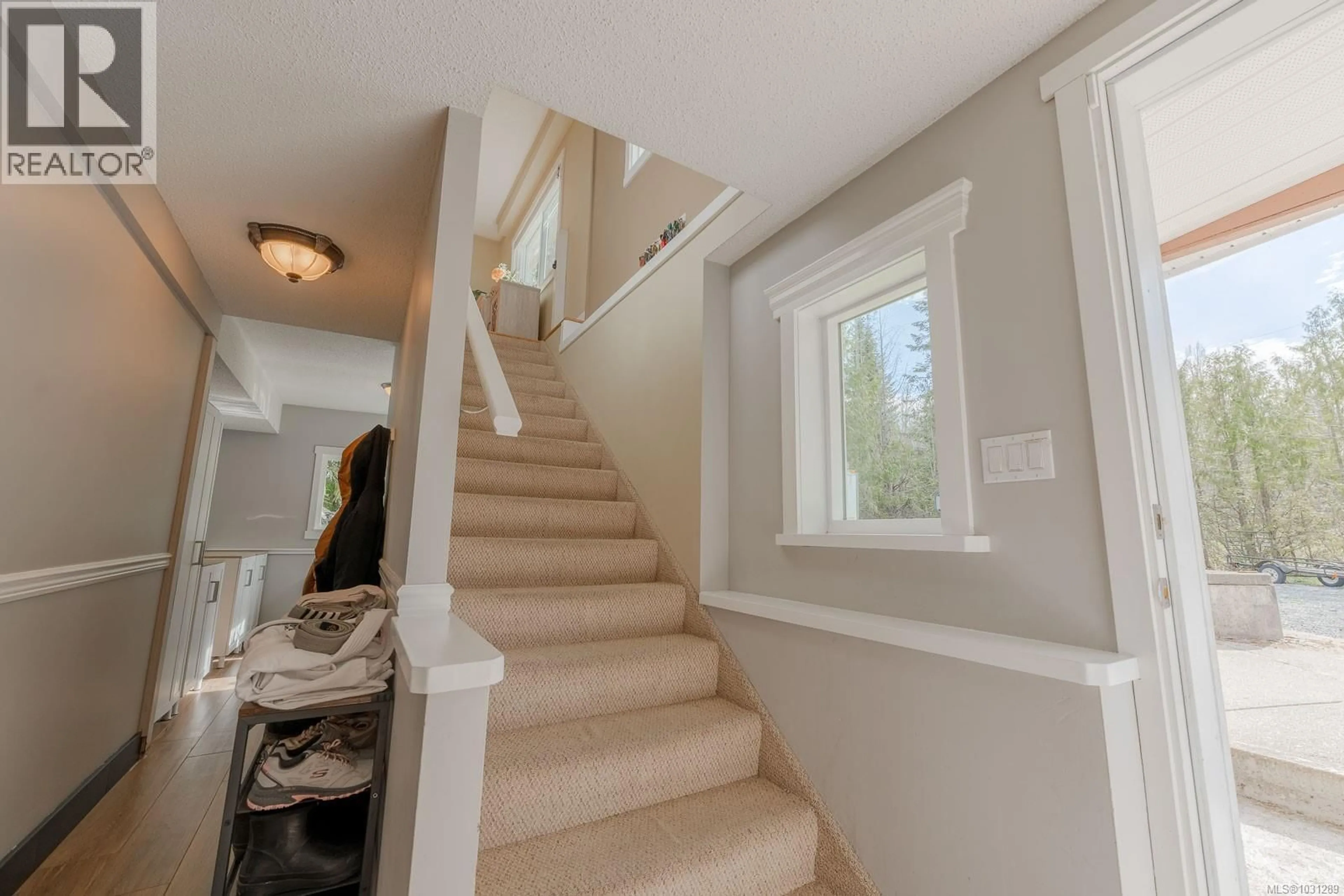 Stairs for 13125 MINN ROAD, Ladysmith British Columbia V9G1M1