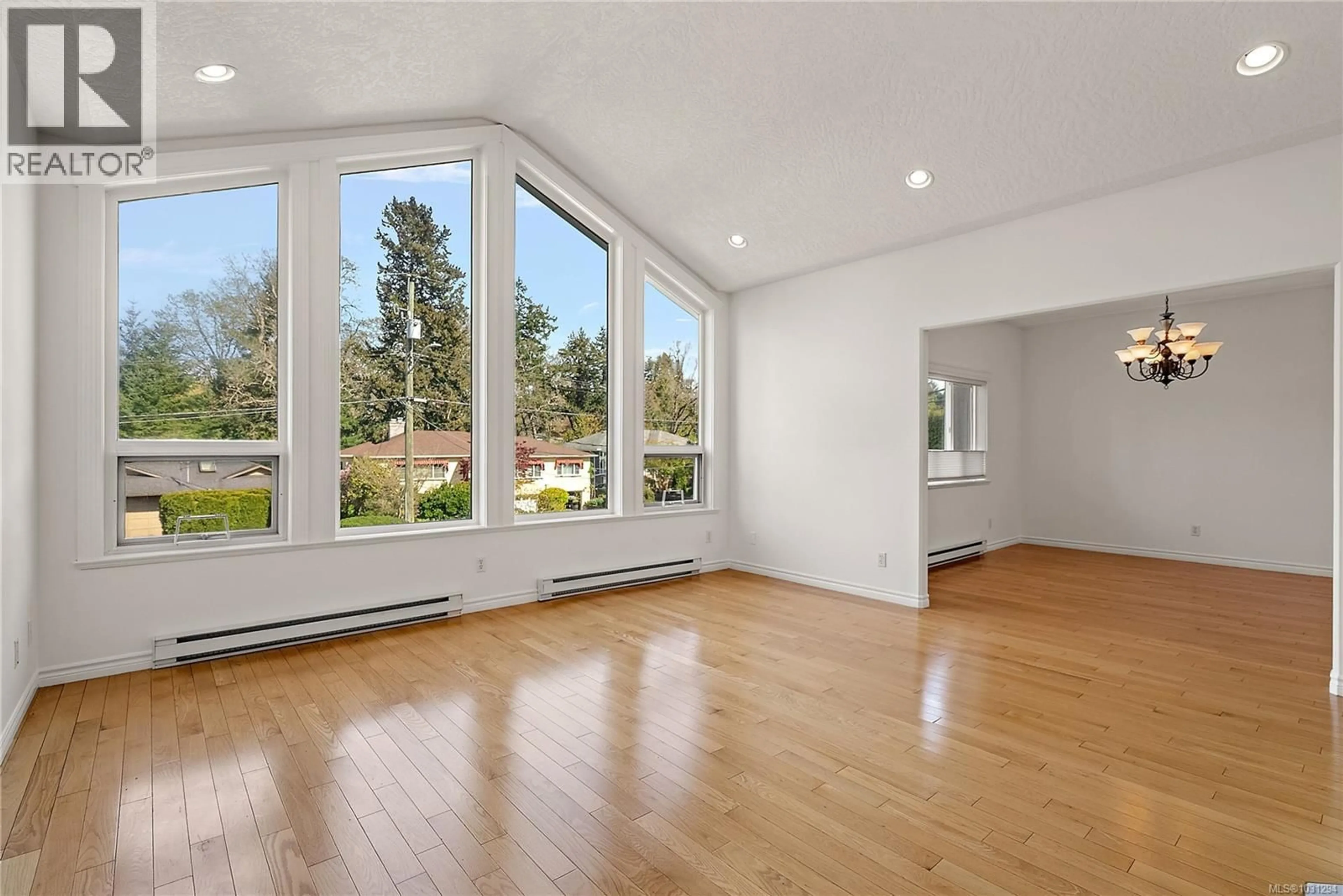 A pic of a room for 3914 ASCOT DRIVE, Saanich British Columbia V8P3S1