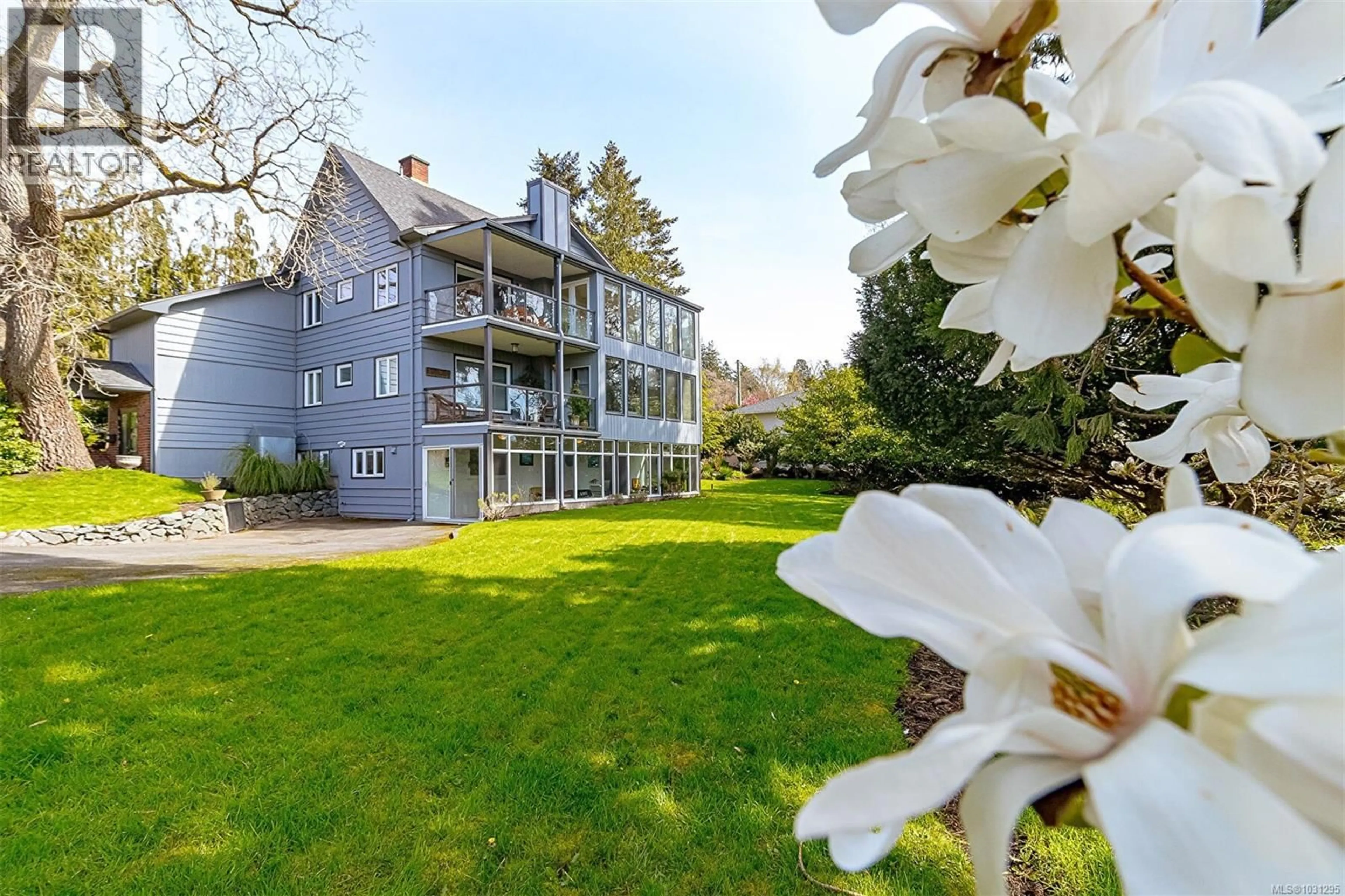 Unknown for 1 - 801 LANGHAM COURT, Victoria British Columbia V8V4J3