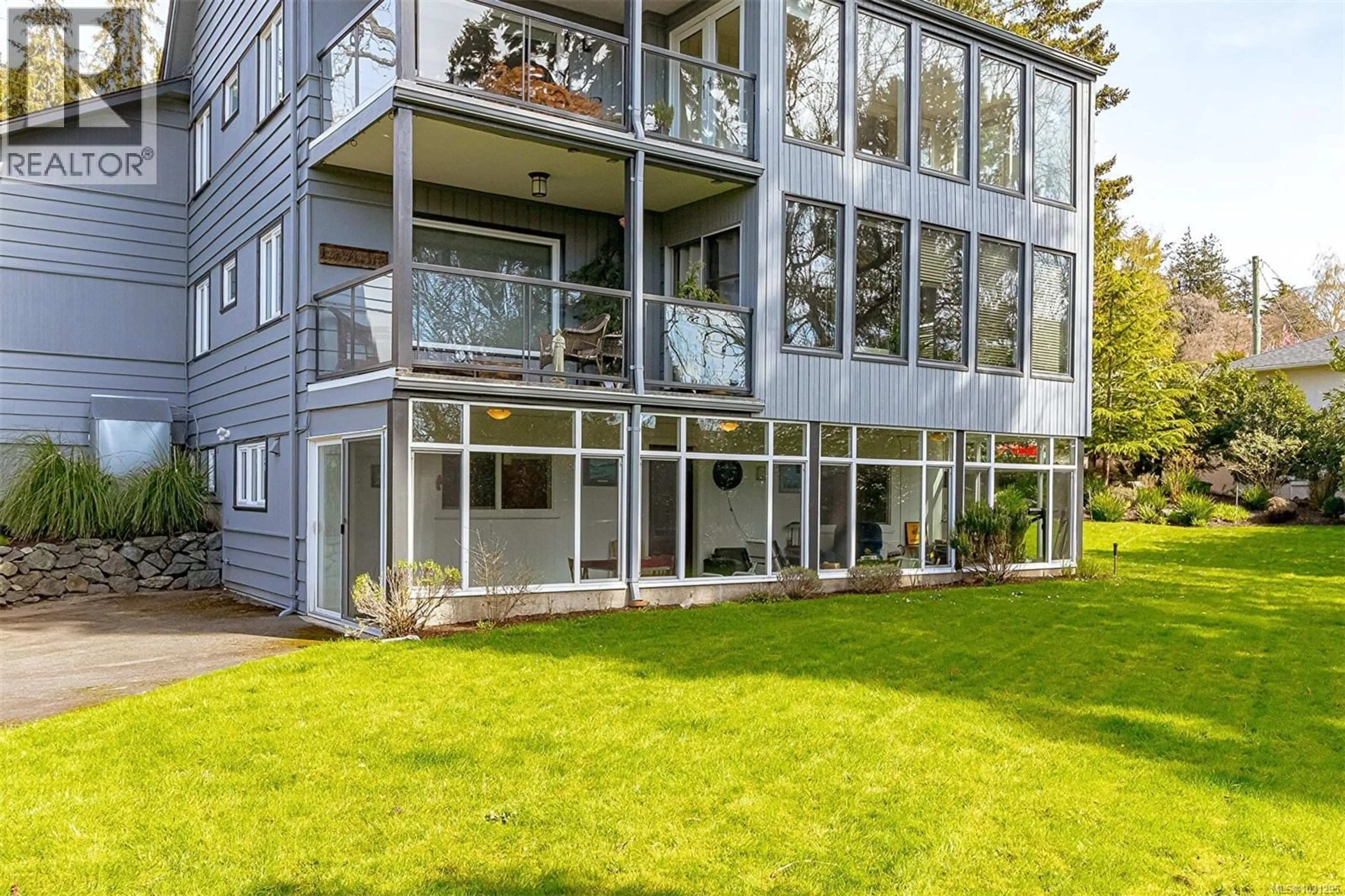 Patio, unknown for 1 - 801 LANGHAM COURT, Victoria British Columbia V8V4J3