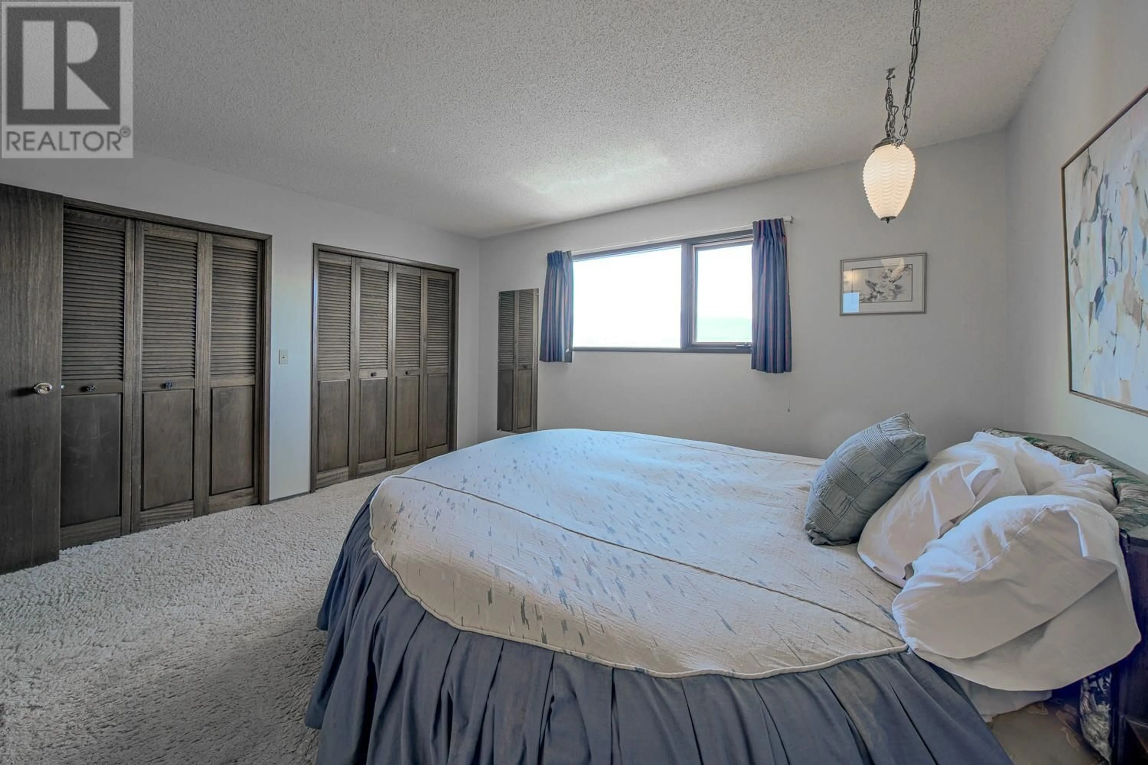 A pic of a room for 892 Mount Royal Drive, Kelowna British Columbia V1Y8G3