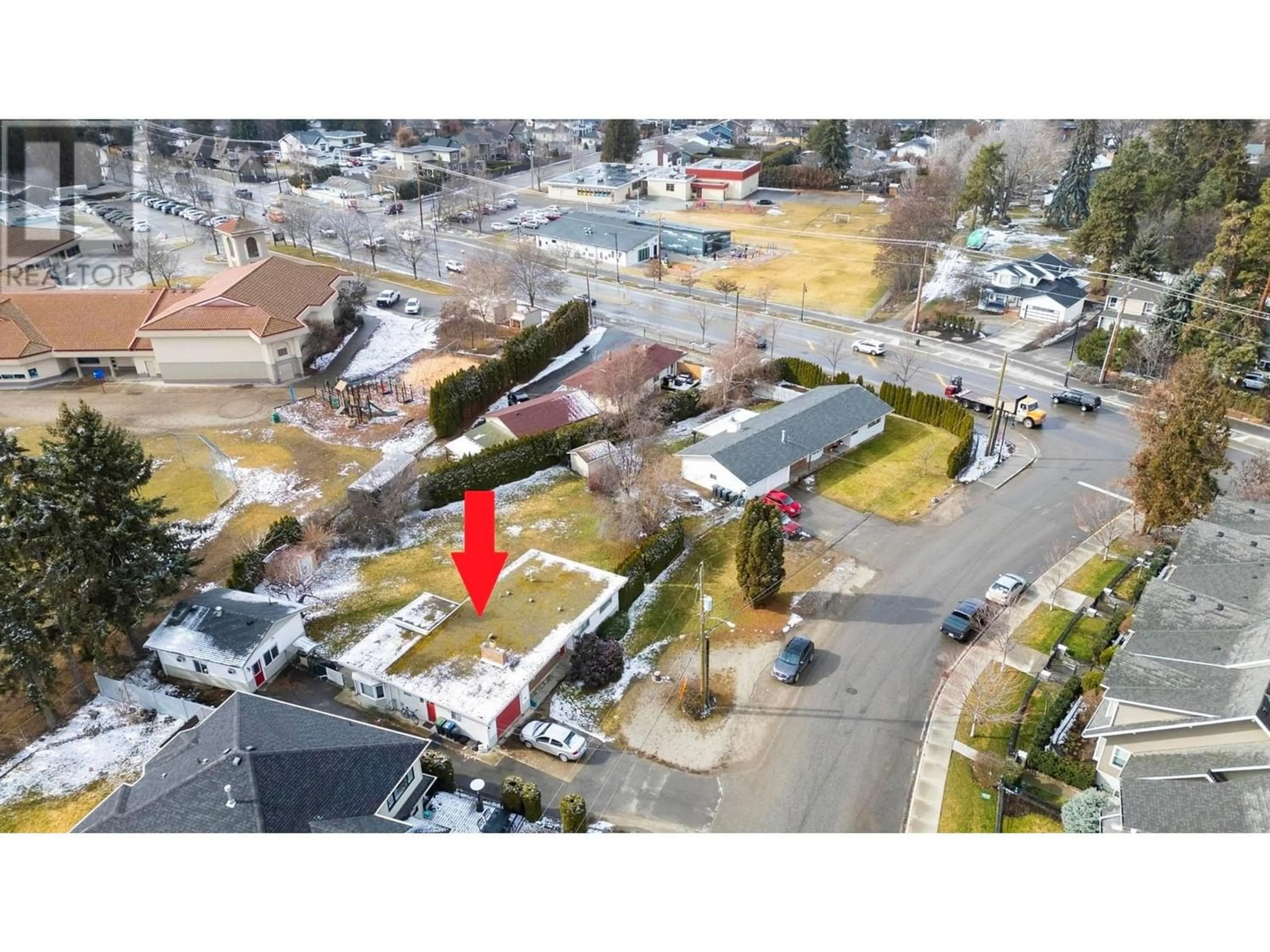 Frontside or backside of a home for 585 Sherwood Road, Kelowna British Columbia V1W1E6