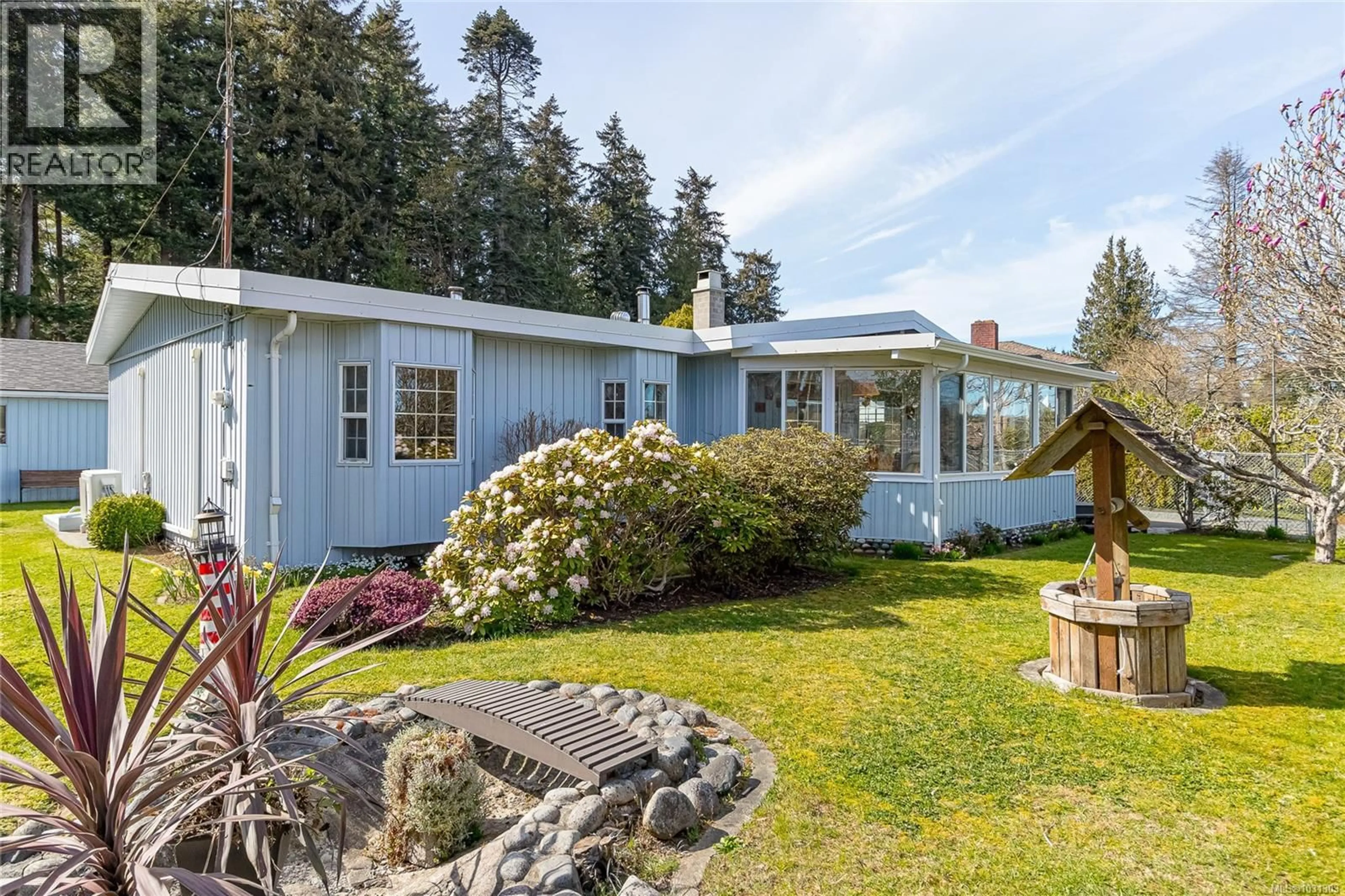 Home with vinyl exterior material, unknown for 5340 GAINSBERG ROAD, Bowser British Columbia V0R1G0