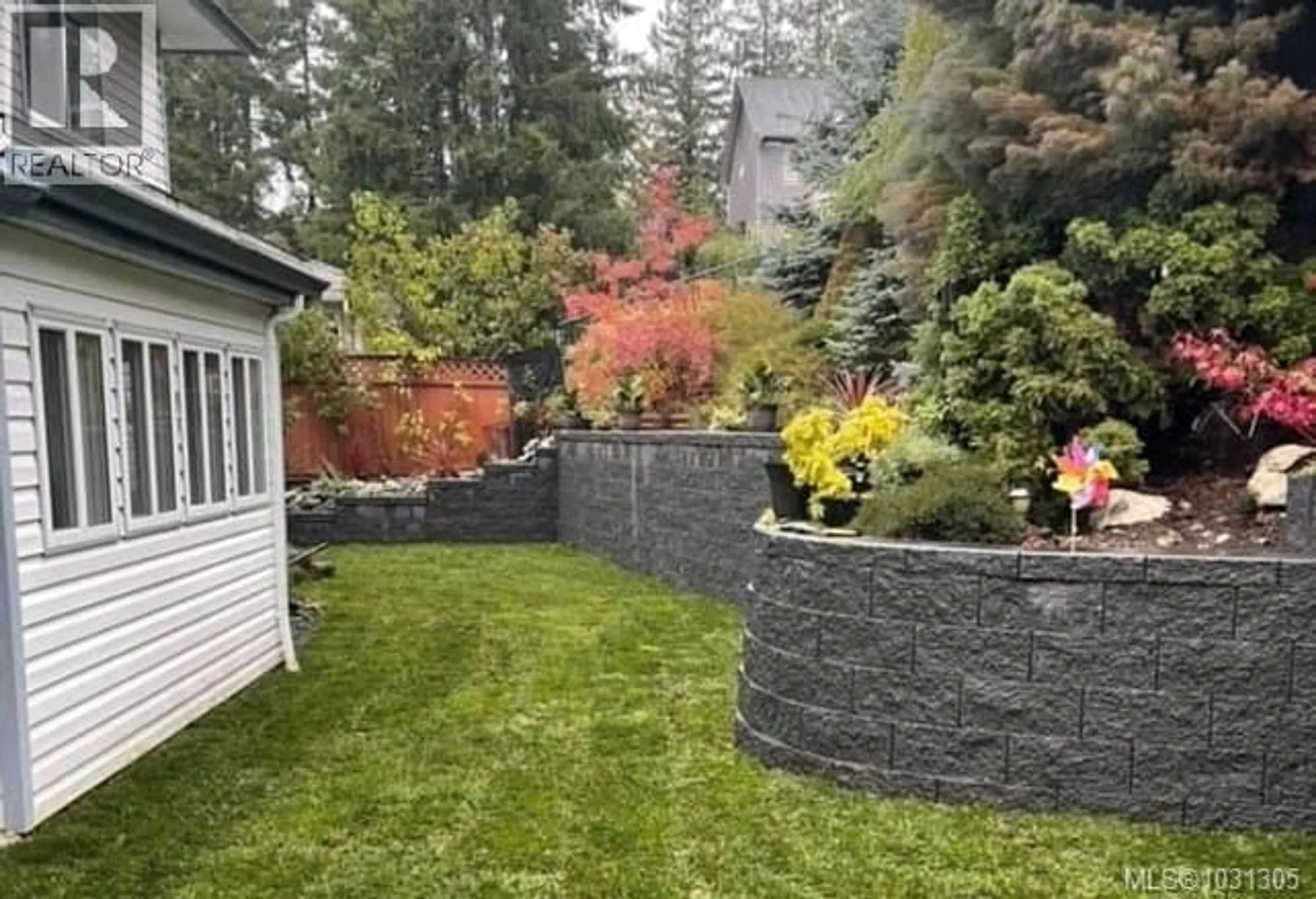 Patio, street for 212 COWICHAN AVENUE EAST, Lake Cowichan British Columbia V0R2G0