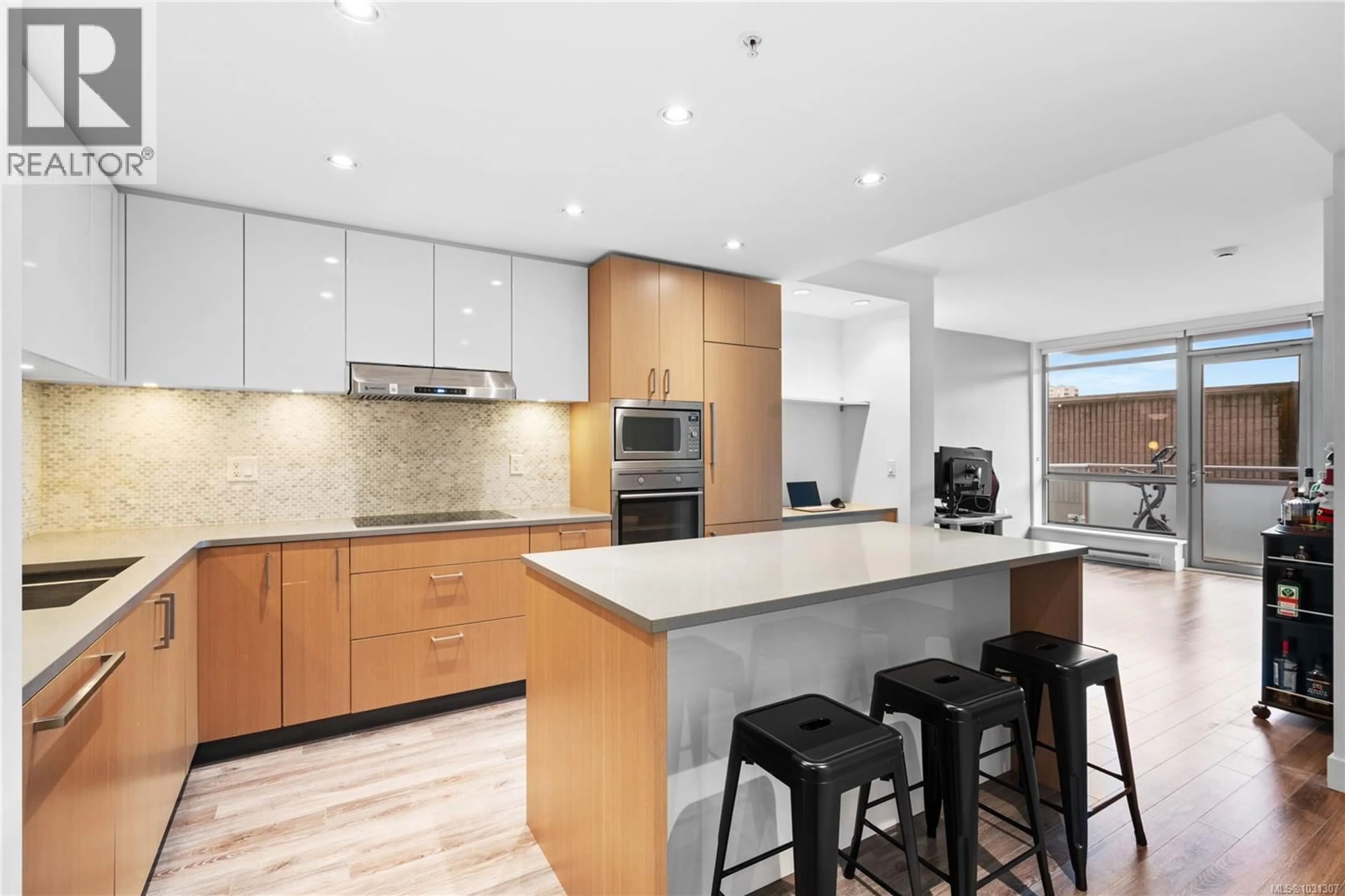 Open concept kitchen, unknown for 305 - 838 BROUGHTON STREET, Victoria British Columbia V8W1E4