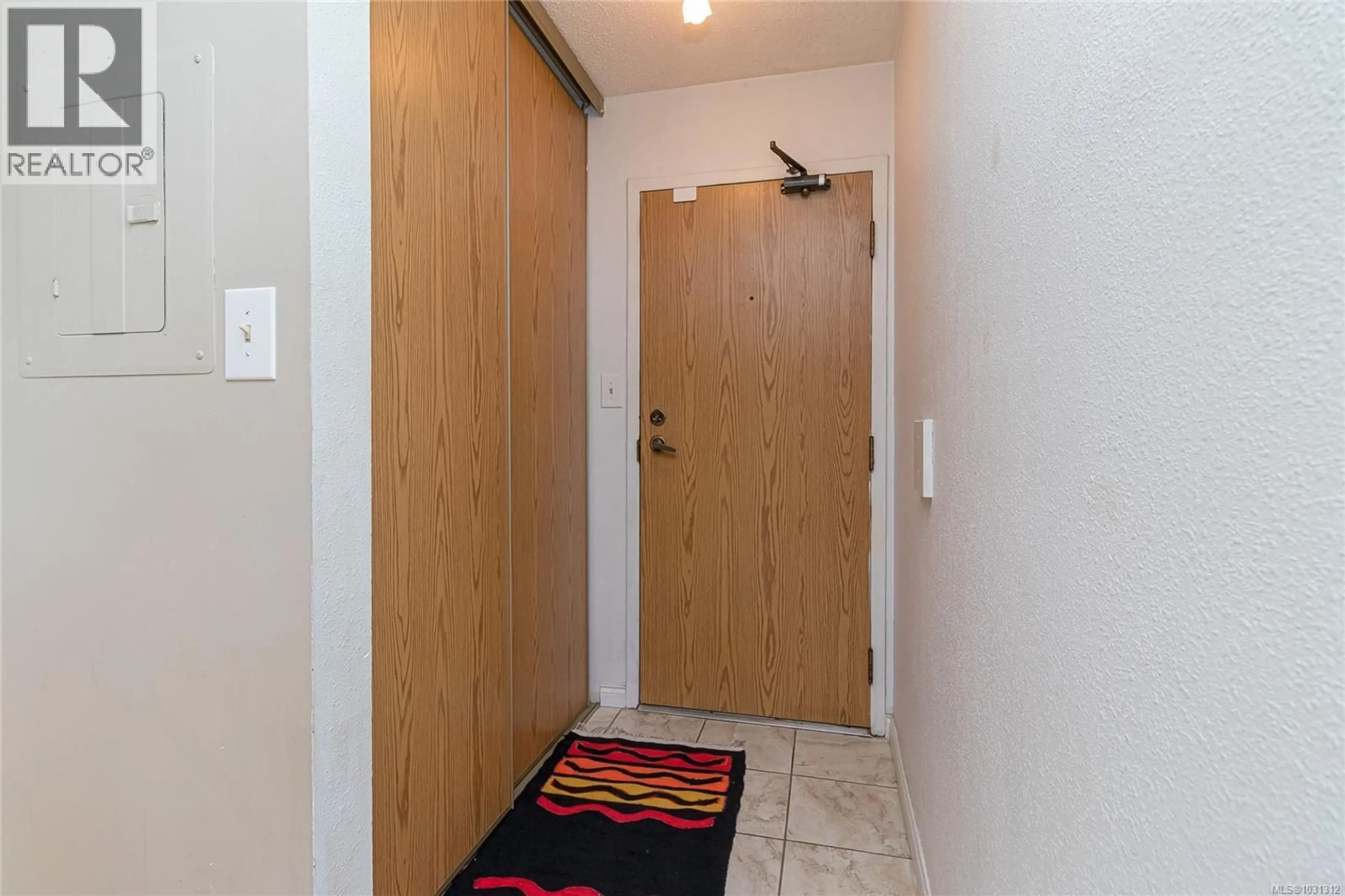 Indoor entryway for 1109 - 1630 QUADRA STREET, Victoria British Columbia V8W3J5