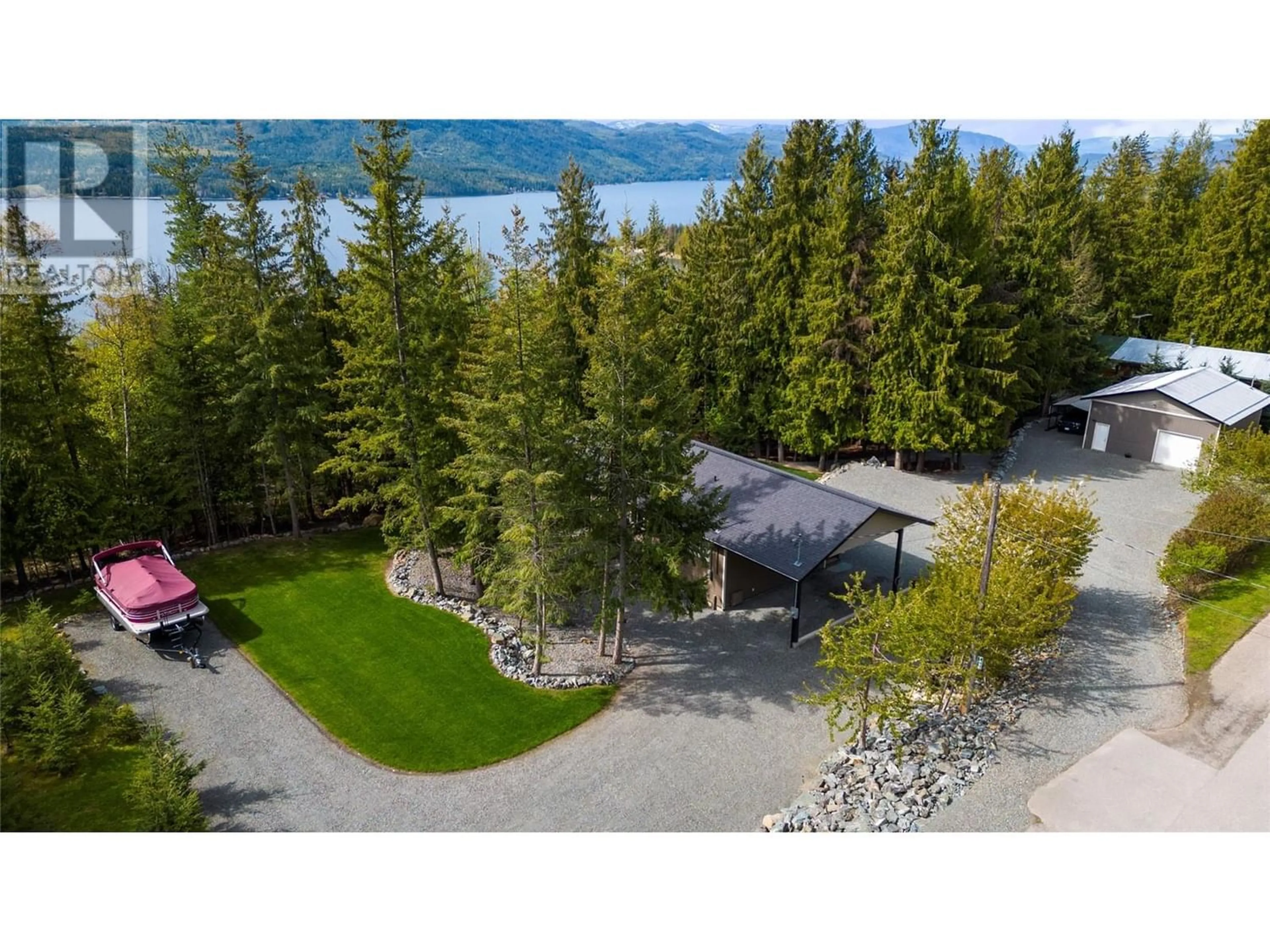 Cottage for 7430 Stampede Trail, Anglemont British Columbia V0E1M8