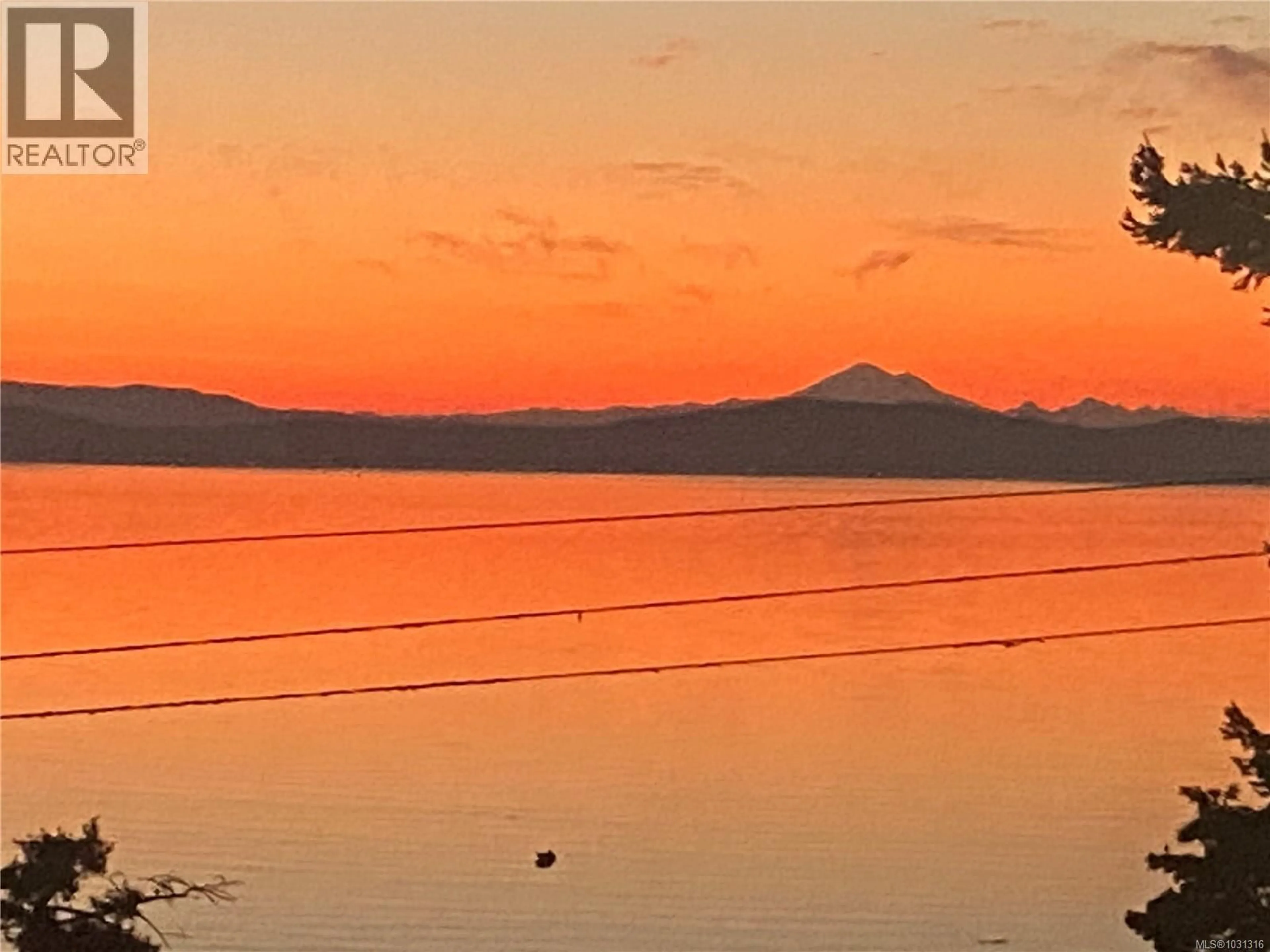 Blurry image for 4964 LOCHSIDE DRIVE, Saanich British Columbia V8Y2E4