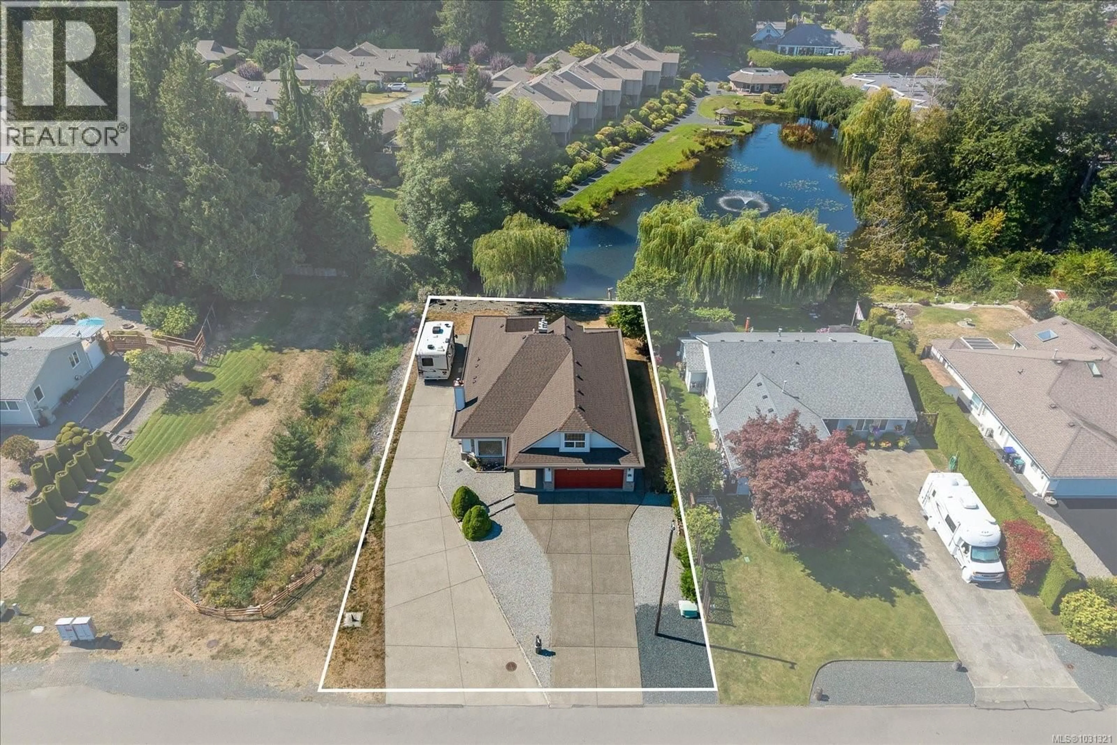 A pic from outside/outdoor area/front of a property/back of a property/a pic from drone, water/lake/river/ocean view for 530 DALMATIAN DRIVE, French Creek British Columbia V9P1Y4