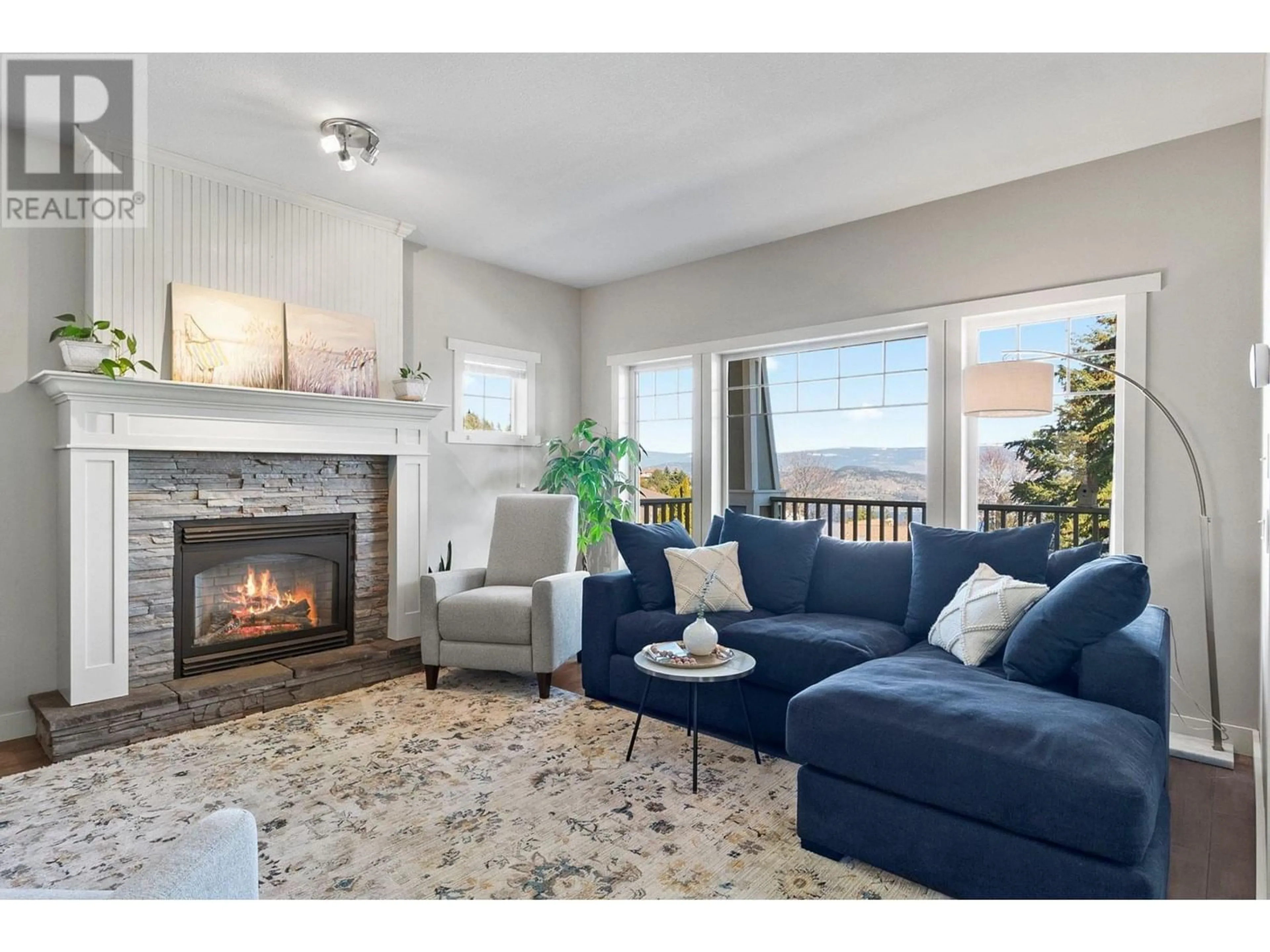 Living room for 1590 West Kelowna Road, West Kelowna British Columbia V1Z3H5