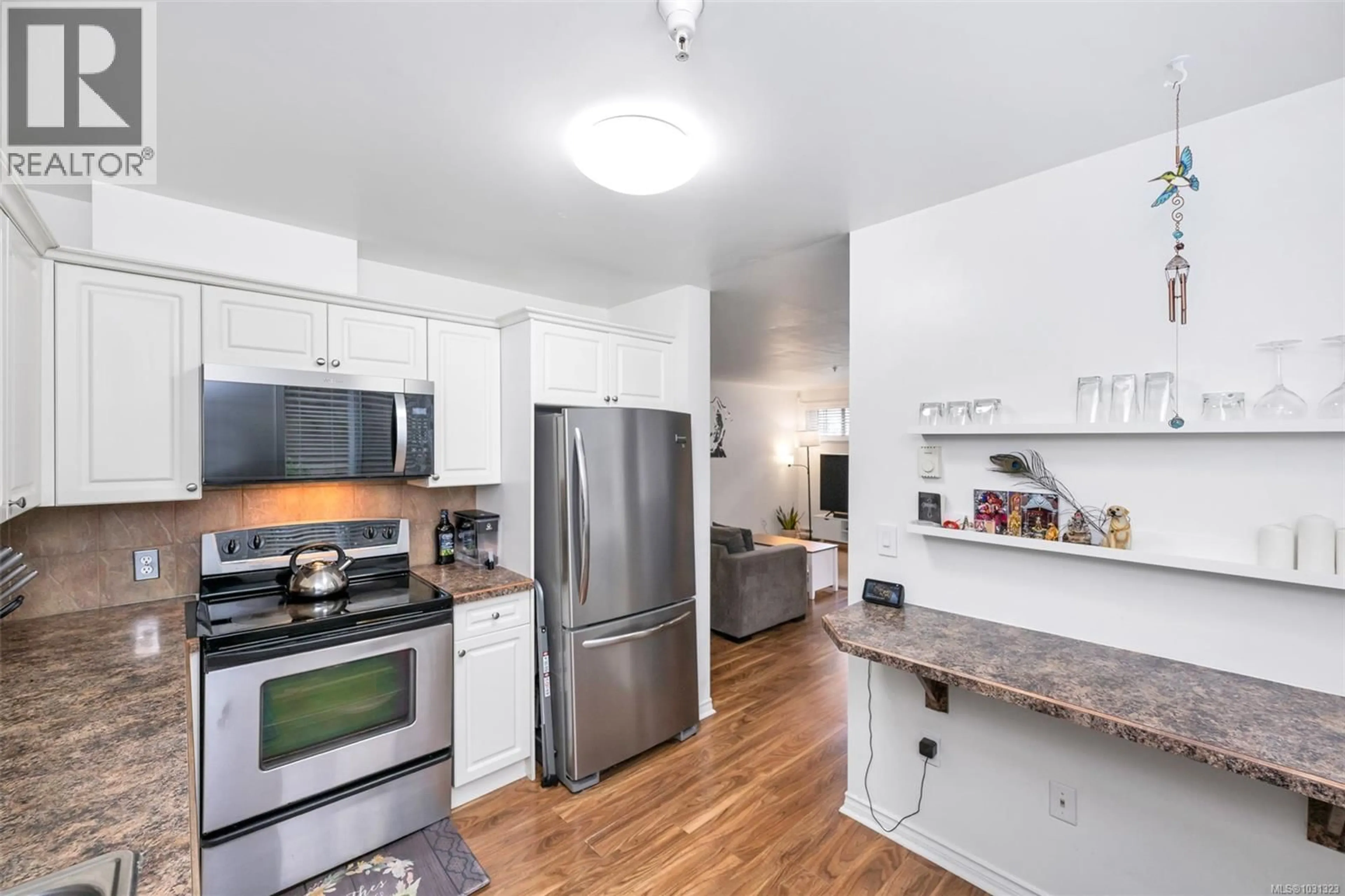Standard kitchen, unknown for 108 - 1371 HILLSIDE AVENUE, Victoria British Columbia V8T2B3
