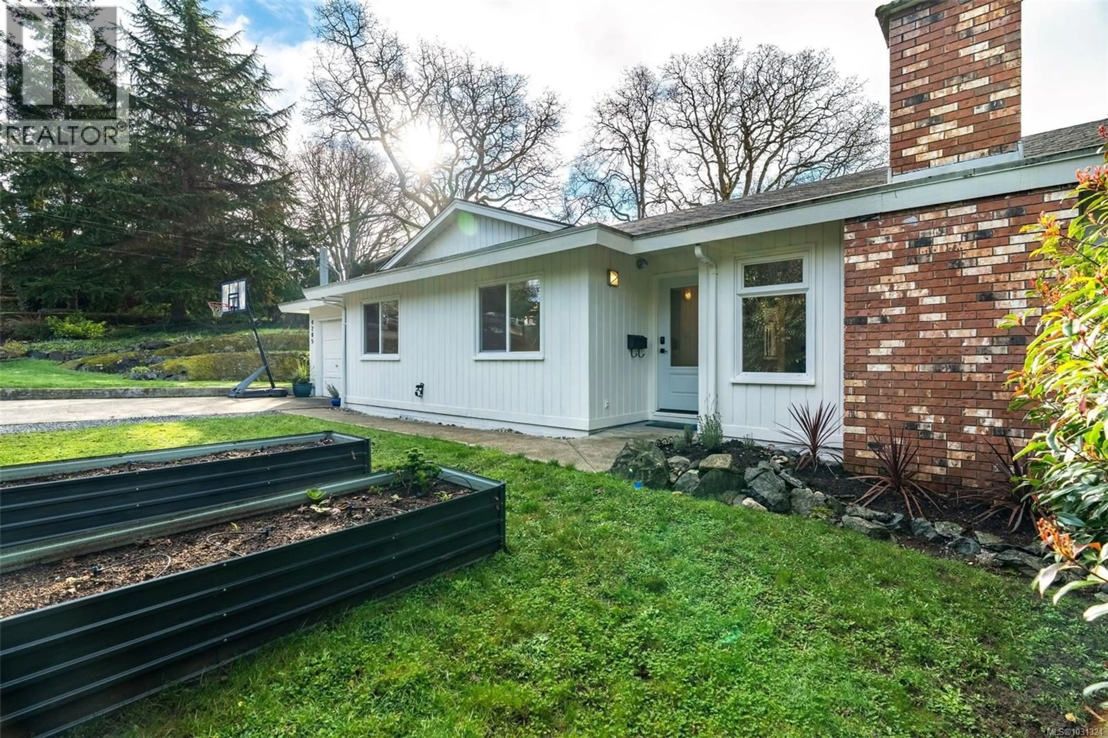 Unknown for 4285 CAEN ROAD, Saanich British Columbia V8X3S5