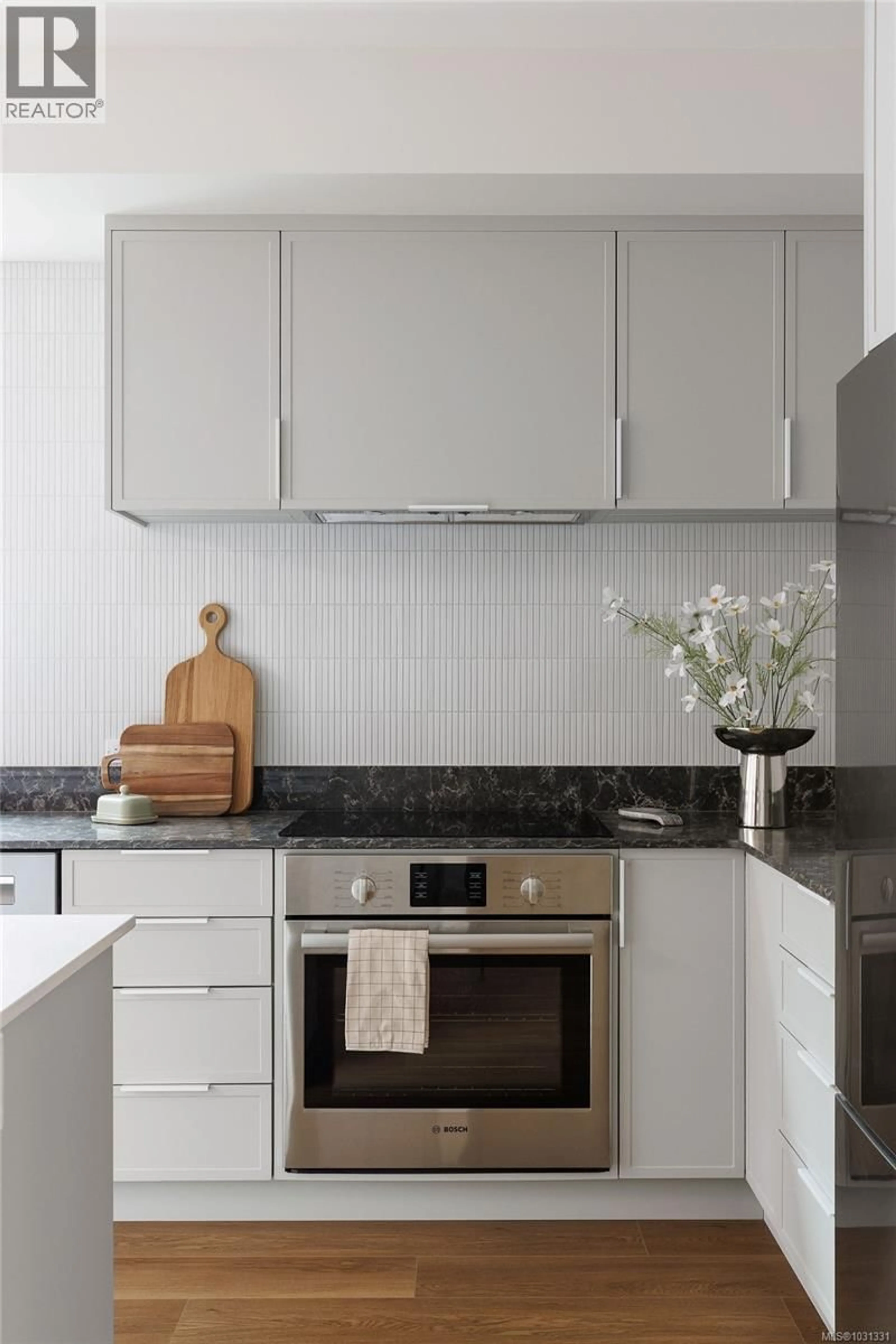 Contemporary kitchen, ceramic/tile floor for 12 - 1520 LOUISE PLACE, Saanich British Columbia V8P2T8