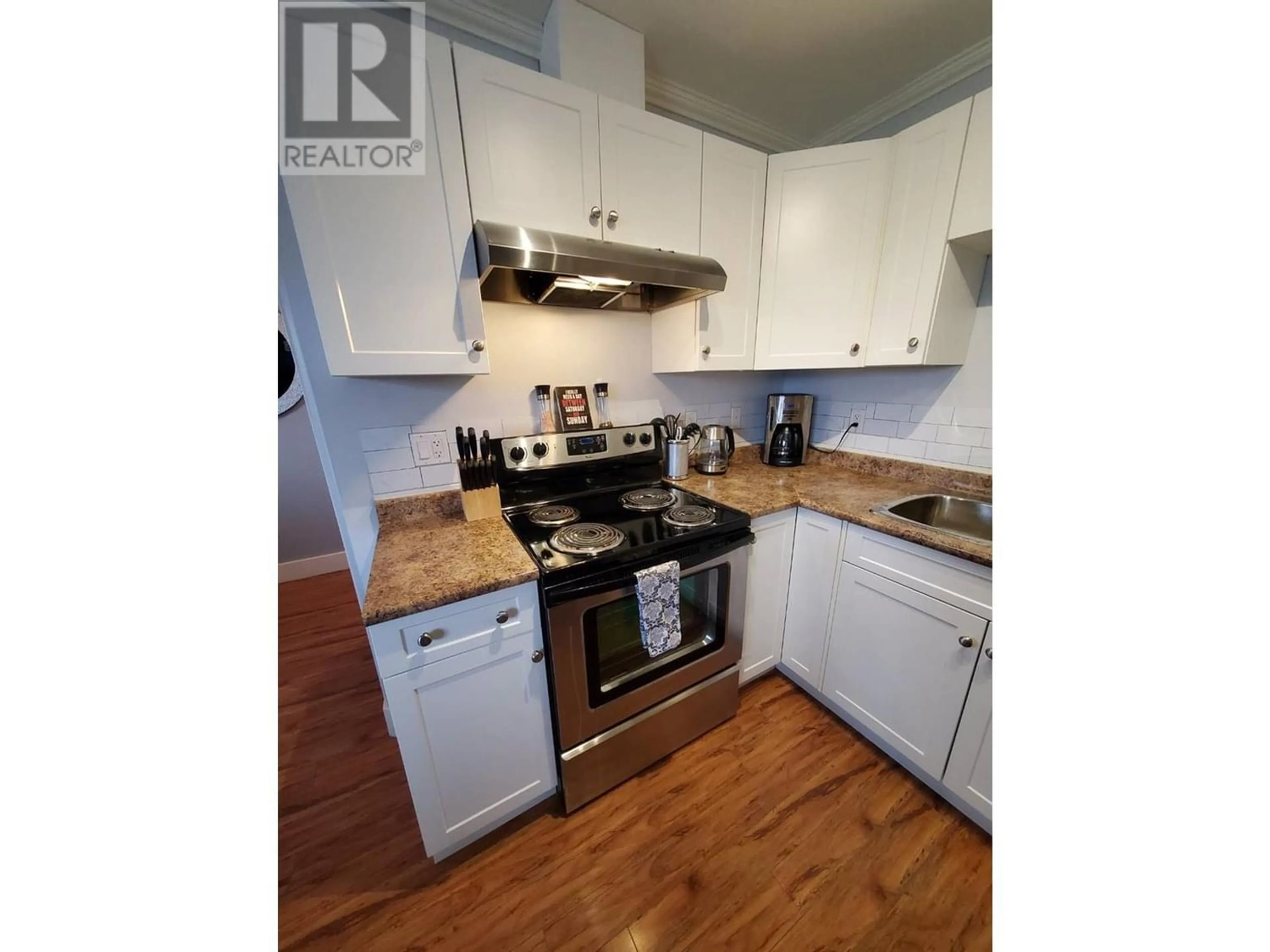 Standard kitchen for 10209 17 Street Unit# 111, Dawson Creek British Columbia V1G4C3