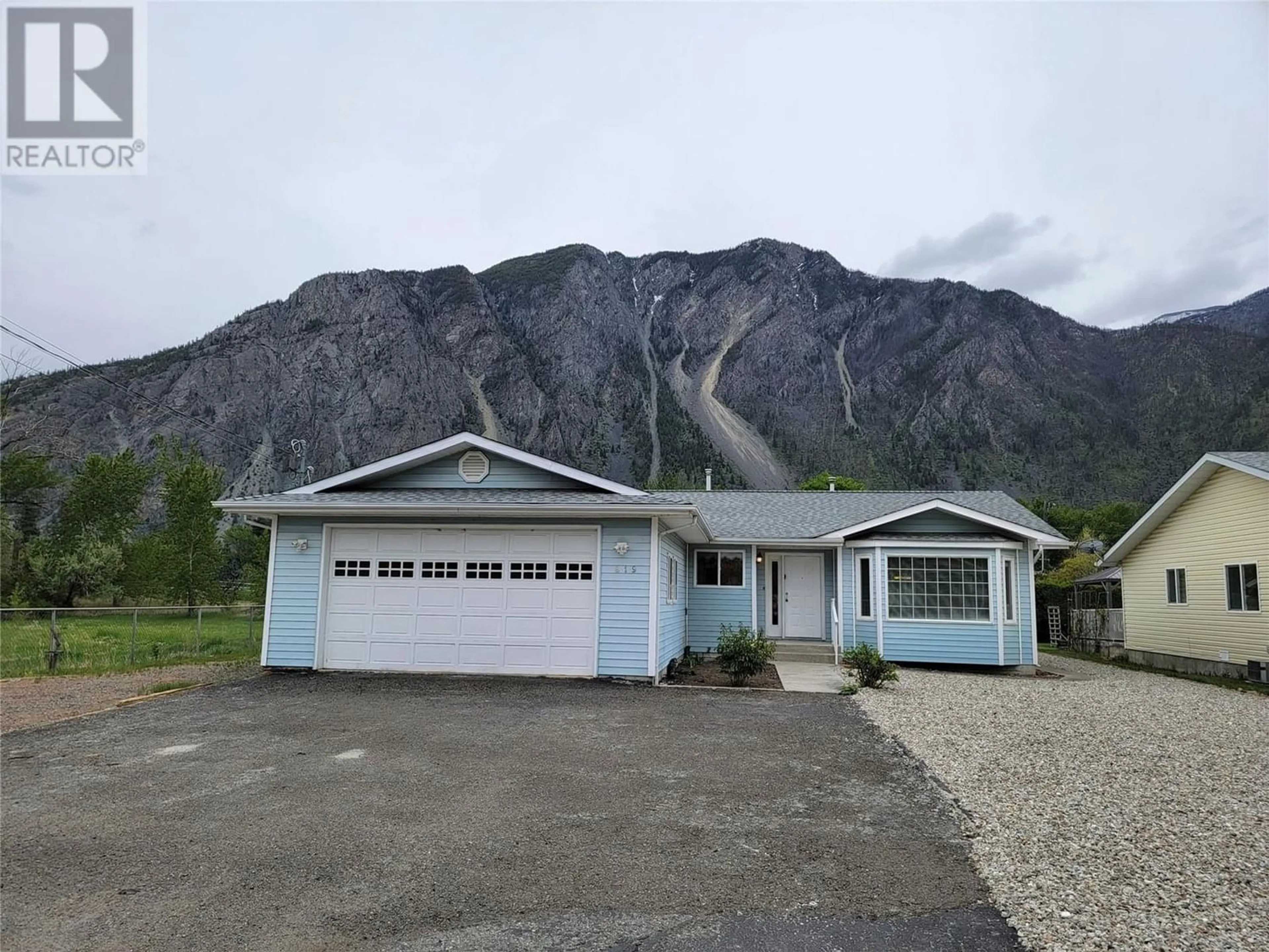 Frontside or backside of a home for 819 10th Avenue, Keremeos British Columbia V0X1N3