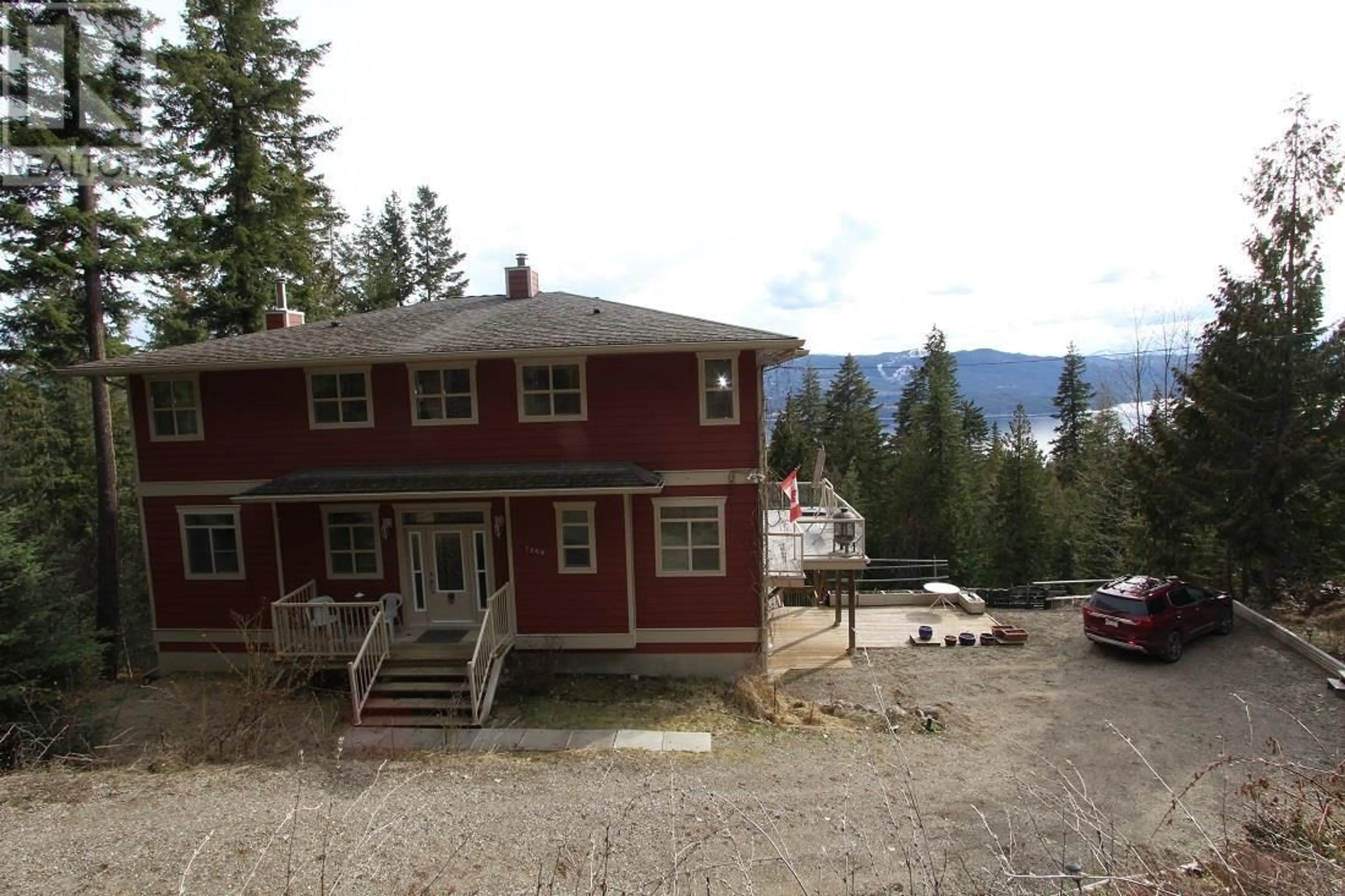 Outside view for 7666 Lichen Road, Anglemont British Columbia V0E1M8