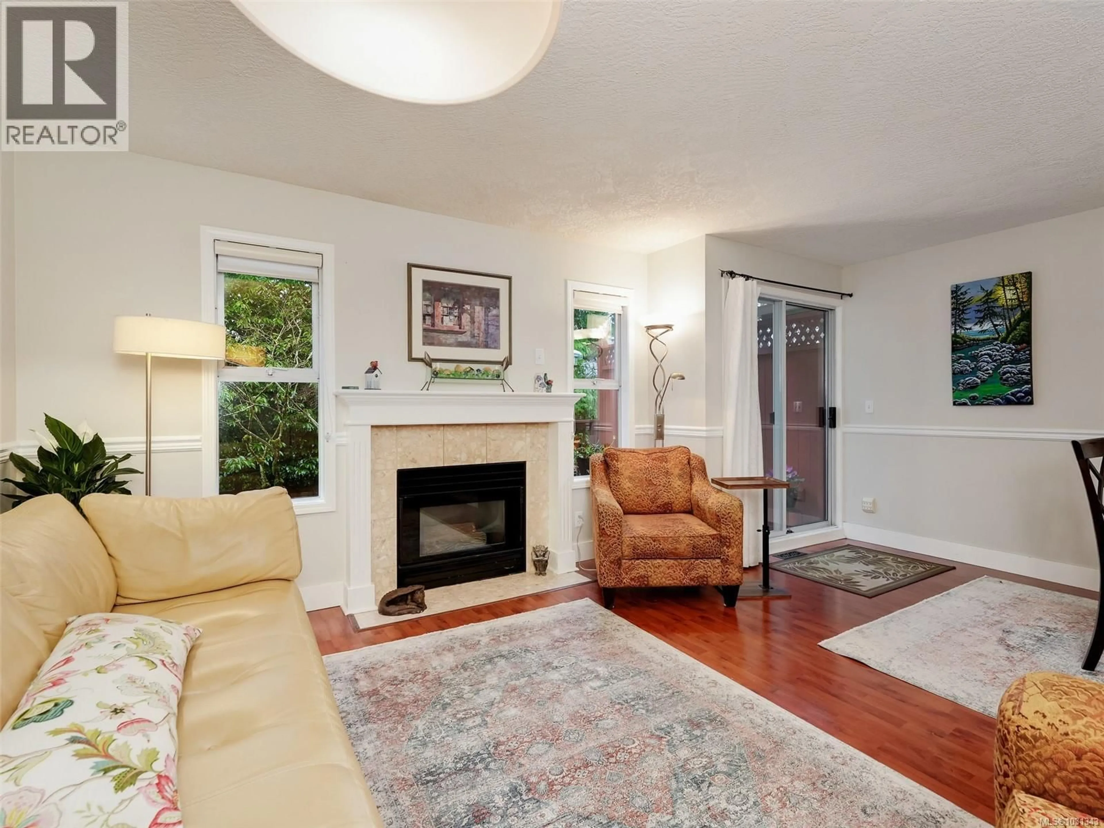 Living room with furniture, unknown for 19 - 4560 WEST SAANICH ROAD, Saanich British Columbia V8Z3G4