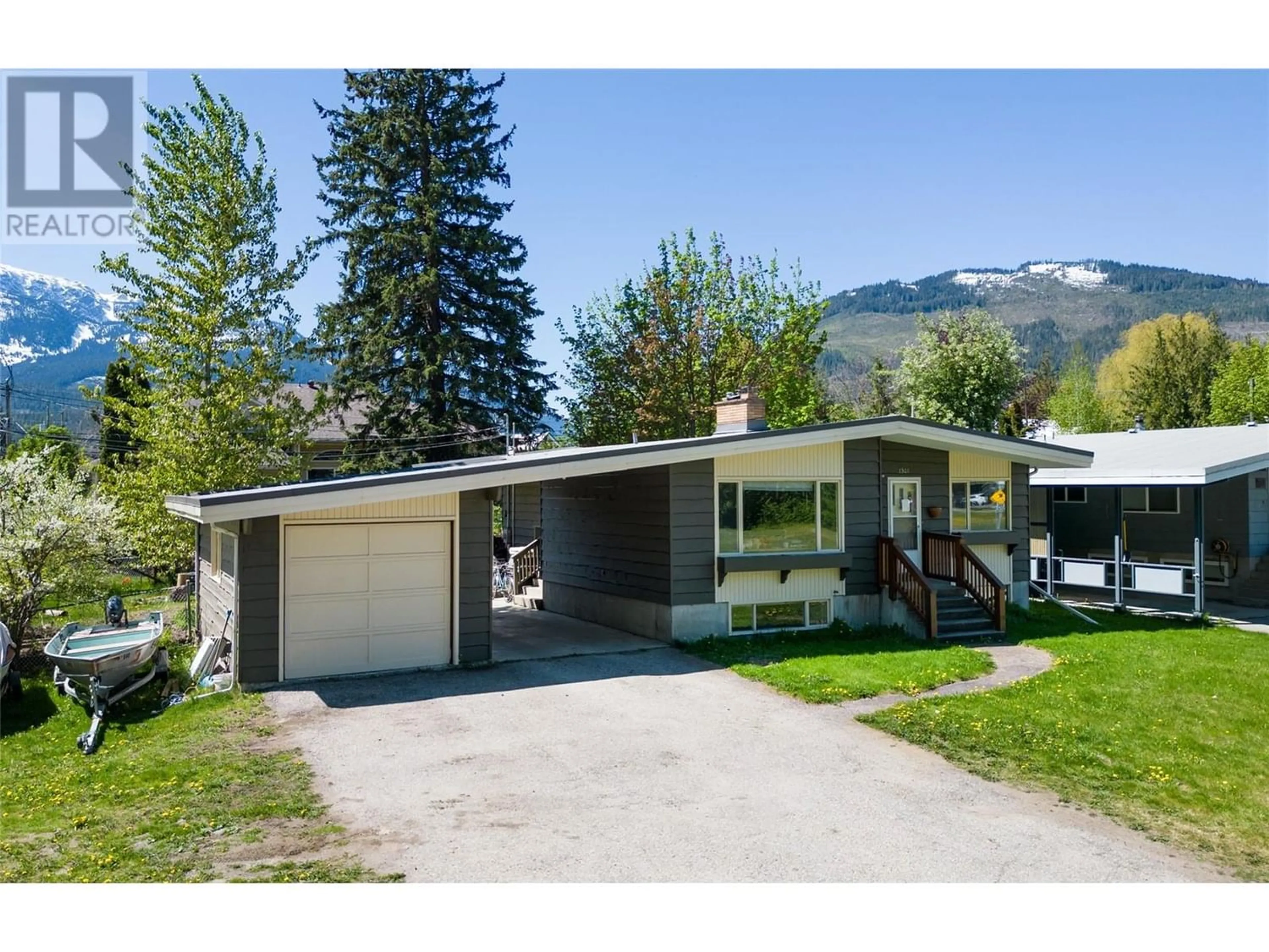 Frontside or backside of a home for 1301 Second Street, Revelstoke British Columbia V0E2S0