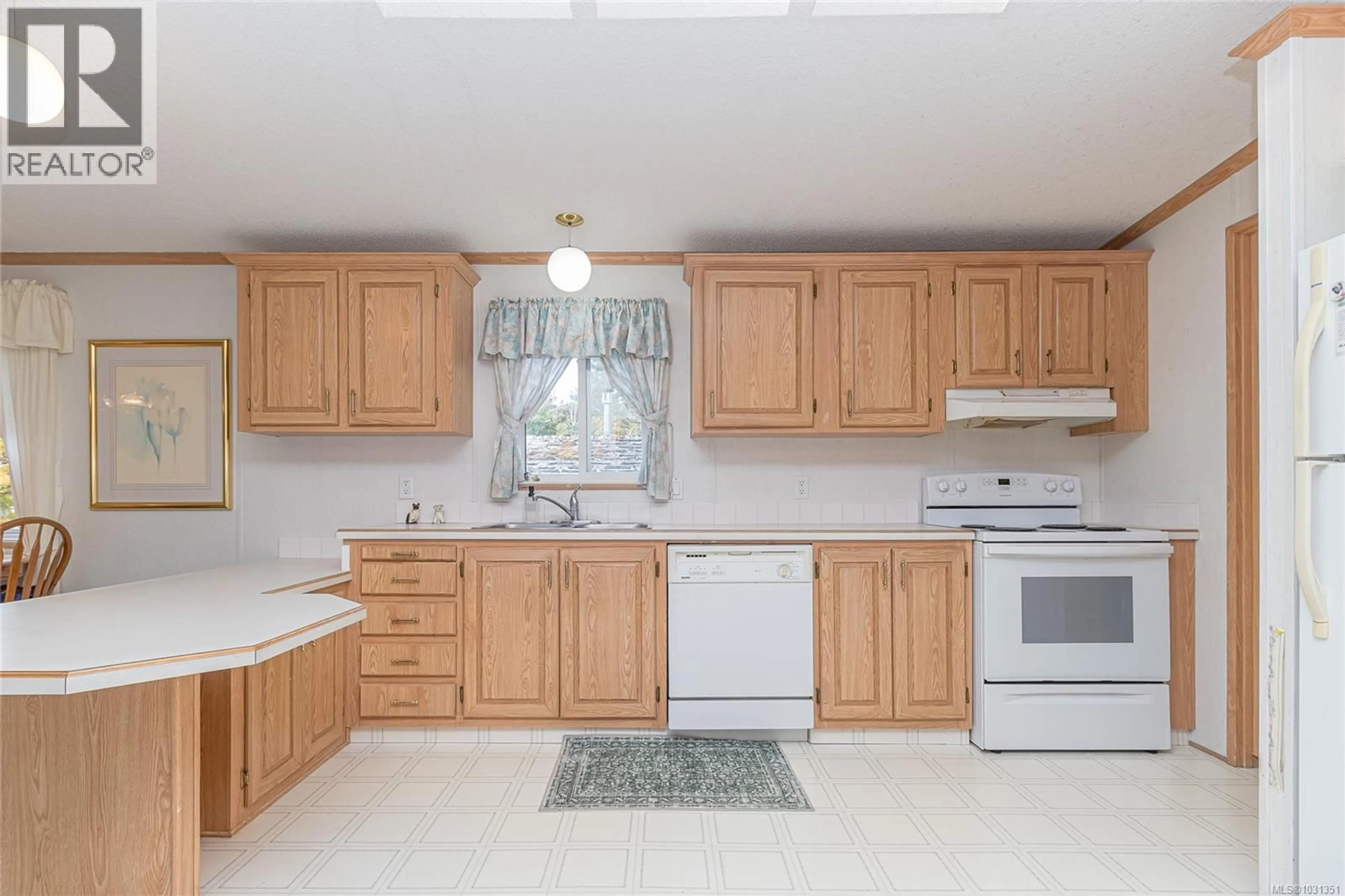 Standard kitchen, unknown for 2574 HERON WAY, Central Saanich British Columbia V8M2E1