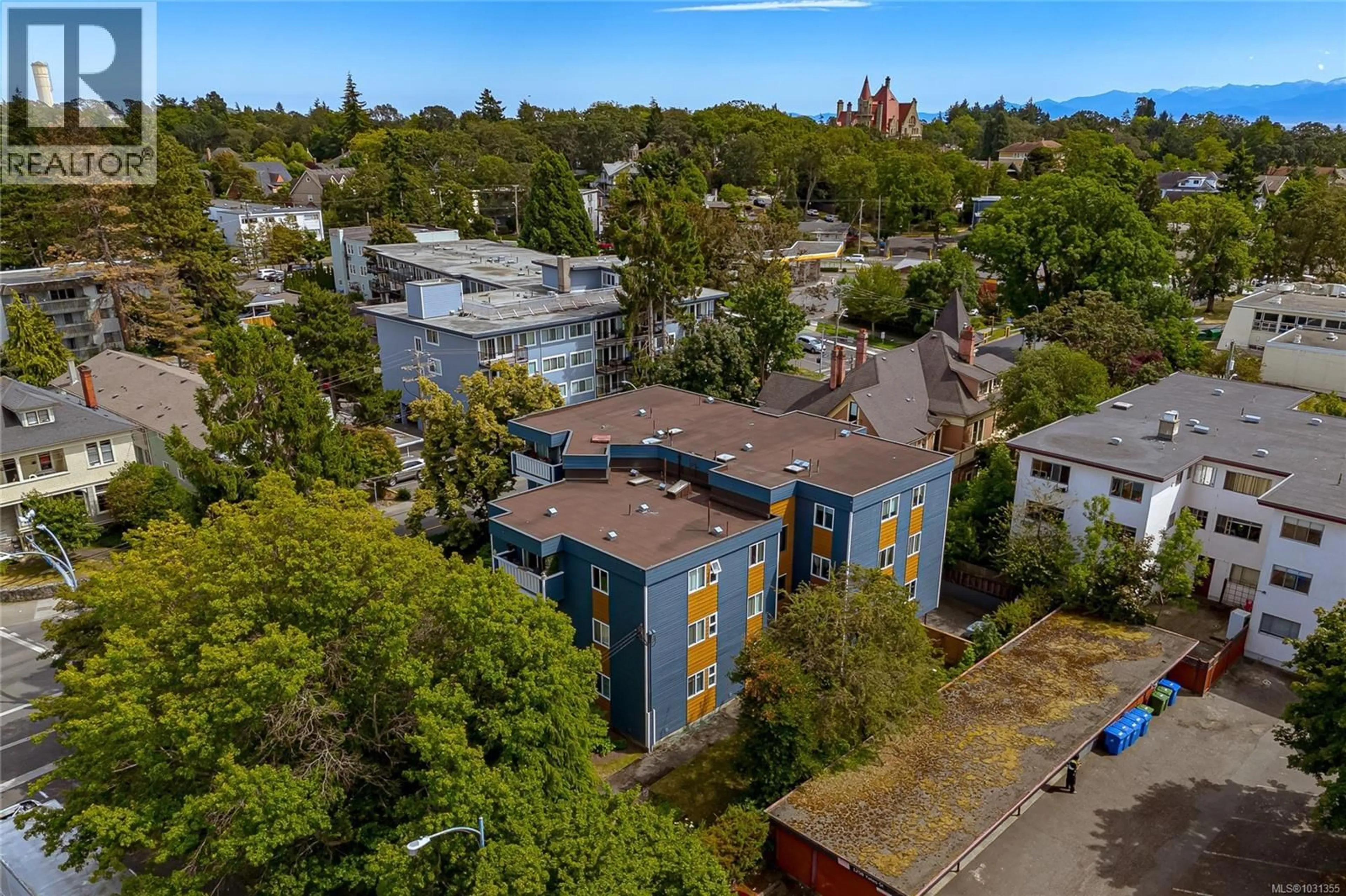 A pic from outside/outdoor area/front of a property/back of a property/a pic from drone, city buildings view from balcony for 8 - 1331 JOHNSON STREET, Victoria British Columbia V8W3P2
