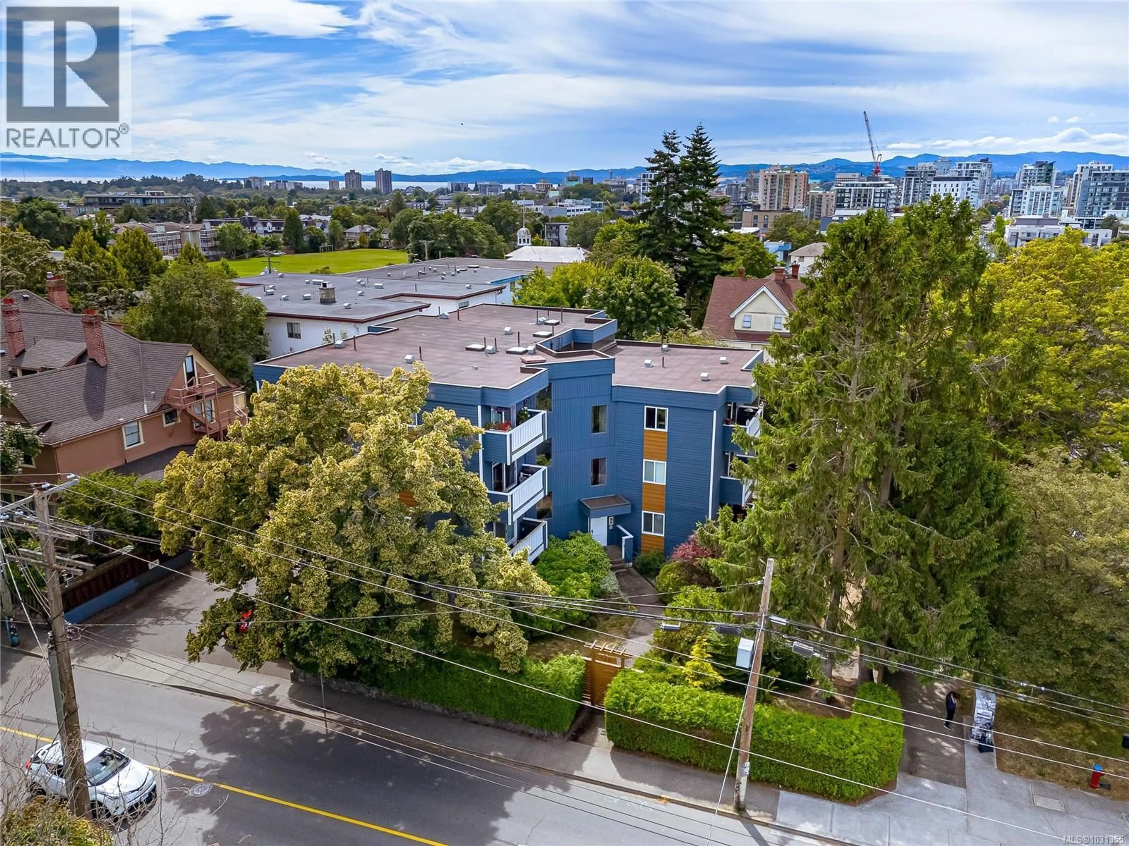 A pic from outside/outdoor area/front of a property/back of a property/a pic from drone, city buildings view from balcony for 8 - 1331 JOHNSON STREET, Victoria British Columbia V8W3P2