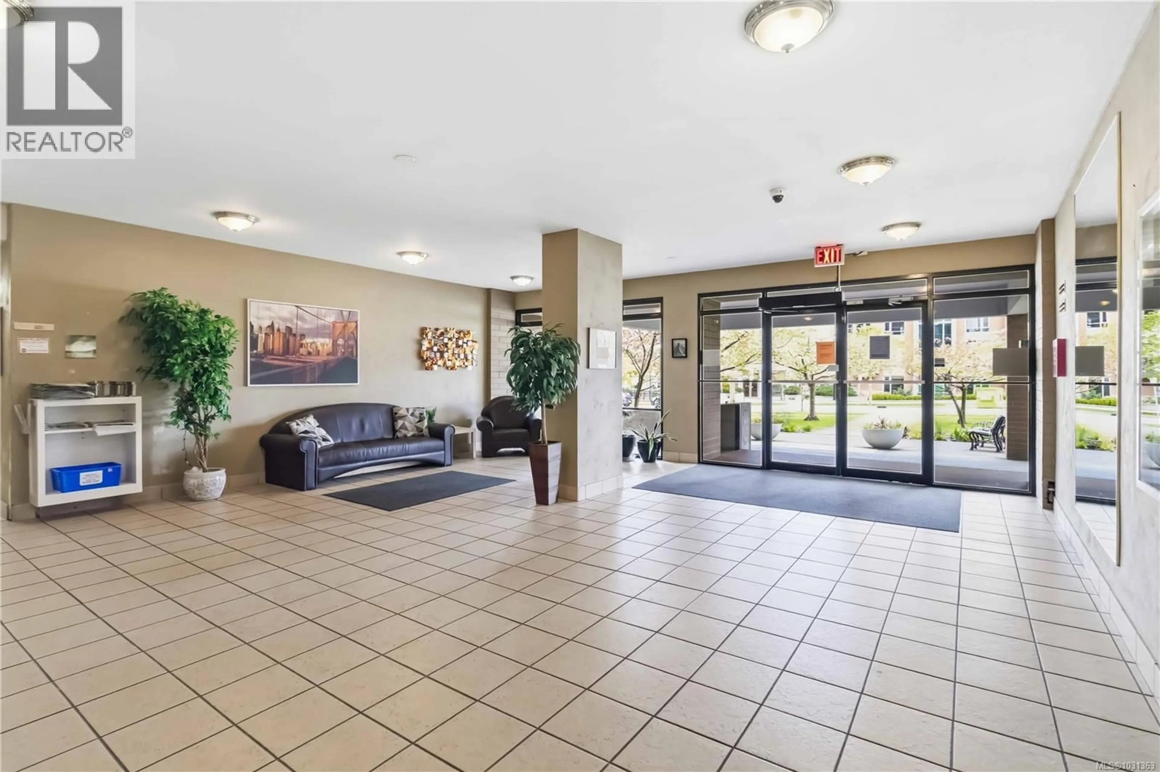 Lobby for 1007 - 647 MICHIGAN STREET, Victoria British Columbia V8V2P7