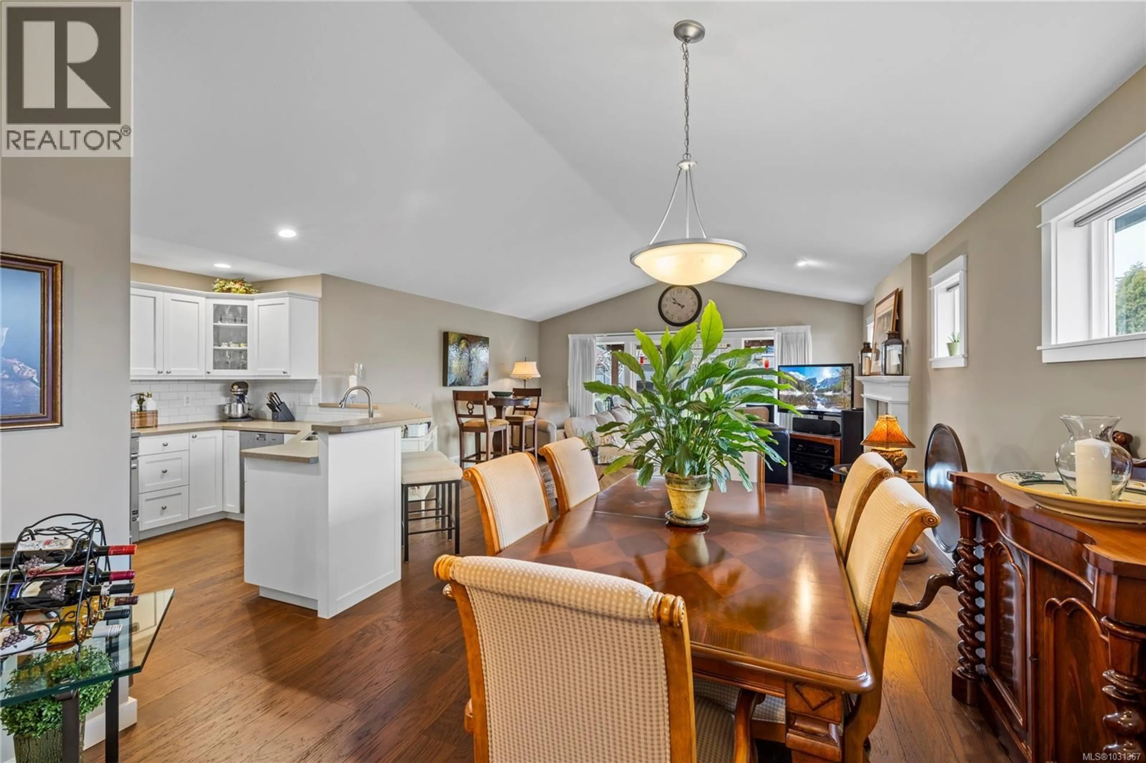 Open concept kitchen, unknown for 425 DAY PLACE, Parksville British Columbia V9P1Z6