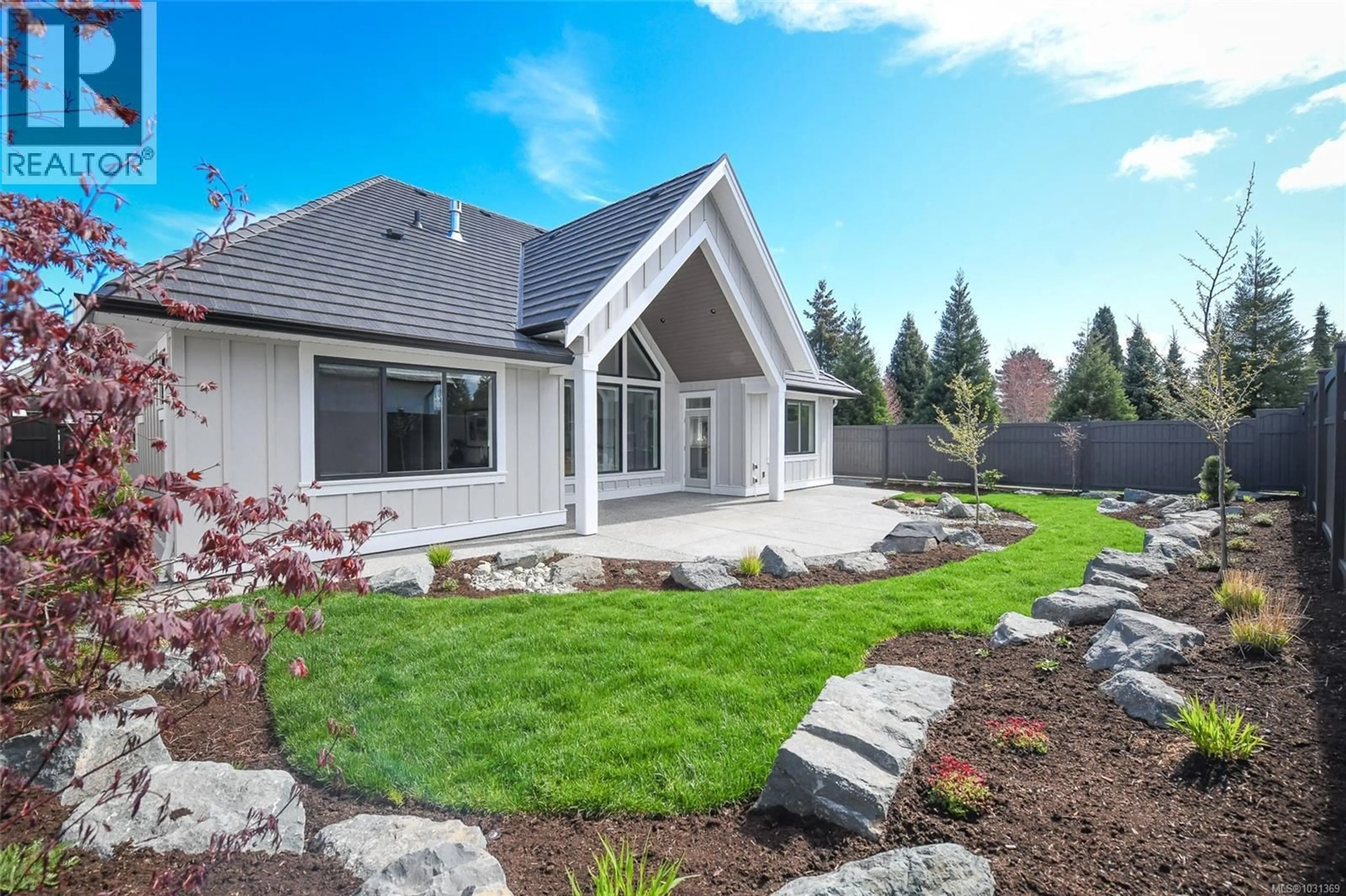 Home with vinyl exterior material, mountain view for 3222 WINCHESTER AVENUE, Courtenay British Columbia V9N9X4