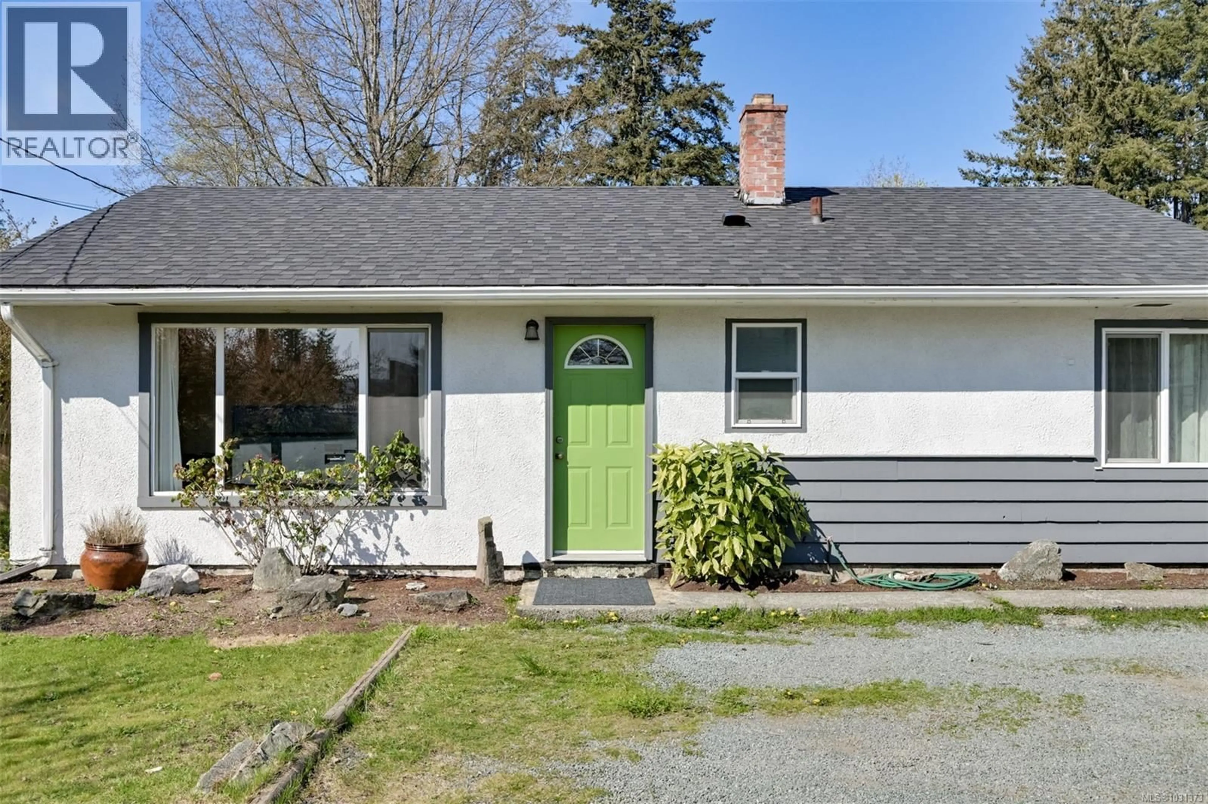 Home with vinyl exterior material, street for 957 GOVERNMENT STREET, Duncan British Columbia V9L1B9