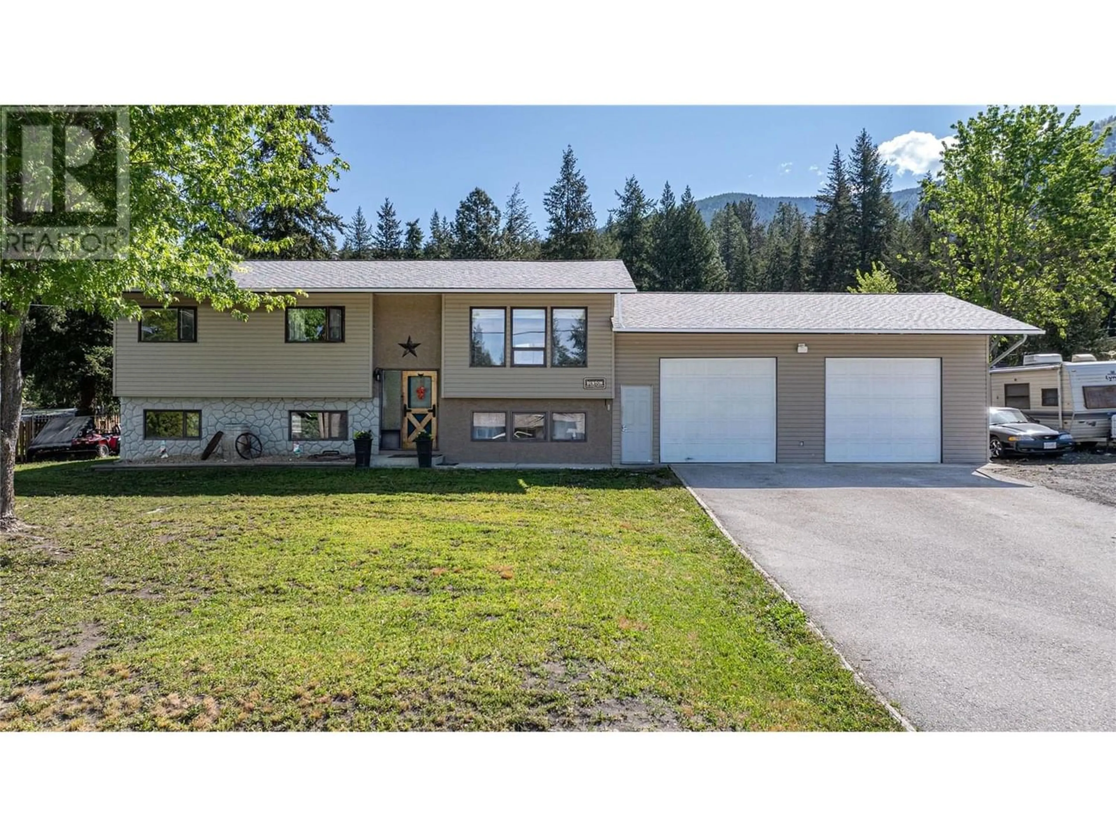 Frontside or backside of a home for 3354 Sidney Crescent, Armstrong British Columbia V0E1B8