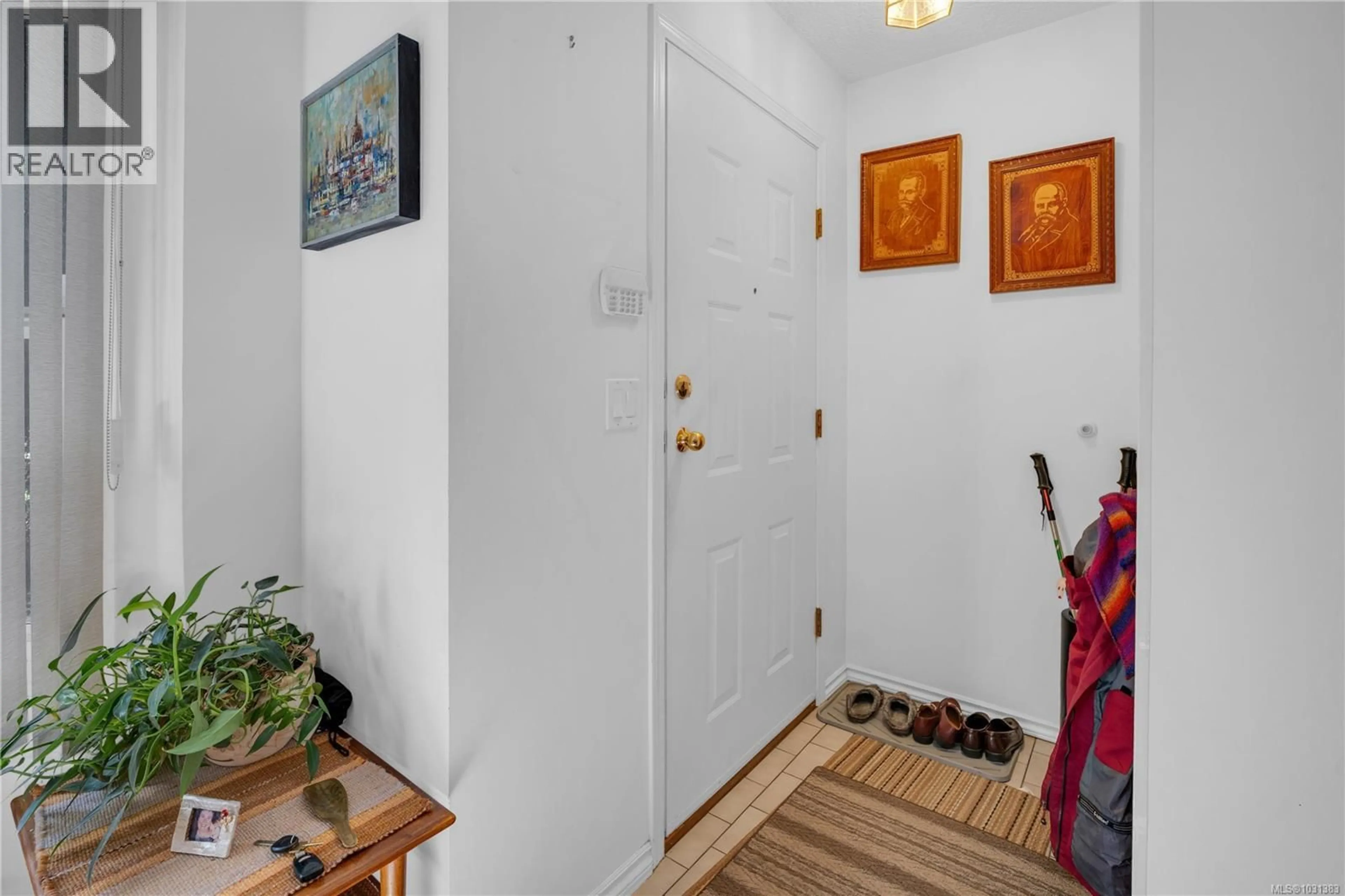 Indoor entryway for 2730 GLEN LAKE PLACE, Langford British Columbia V9B1Y9