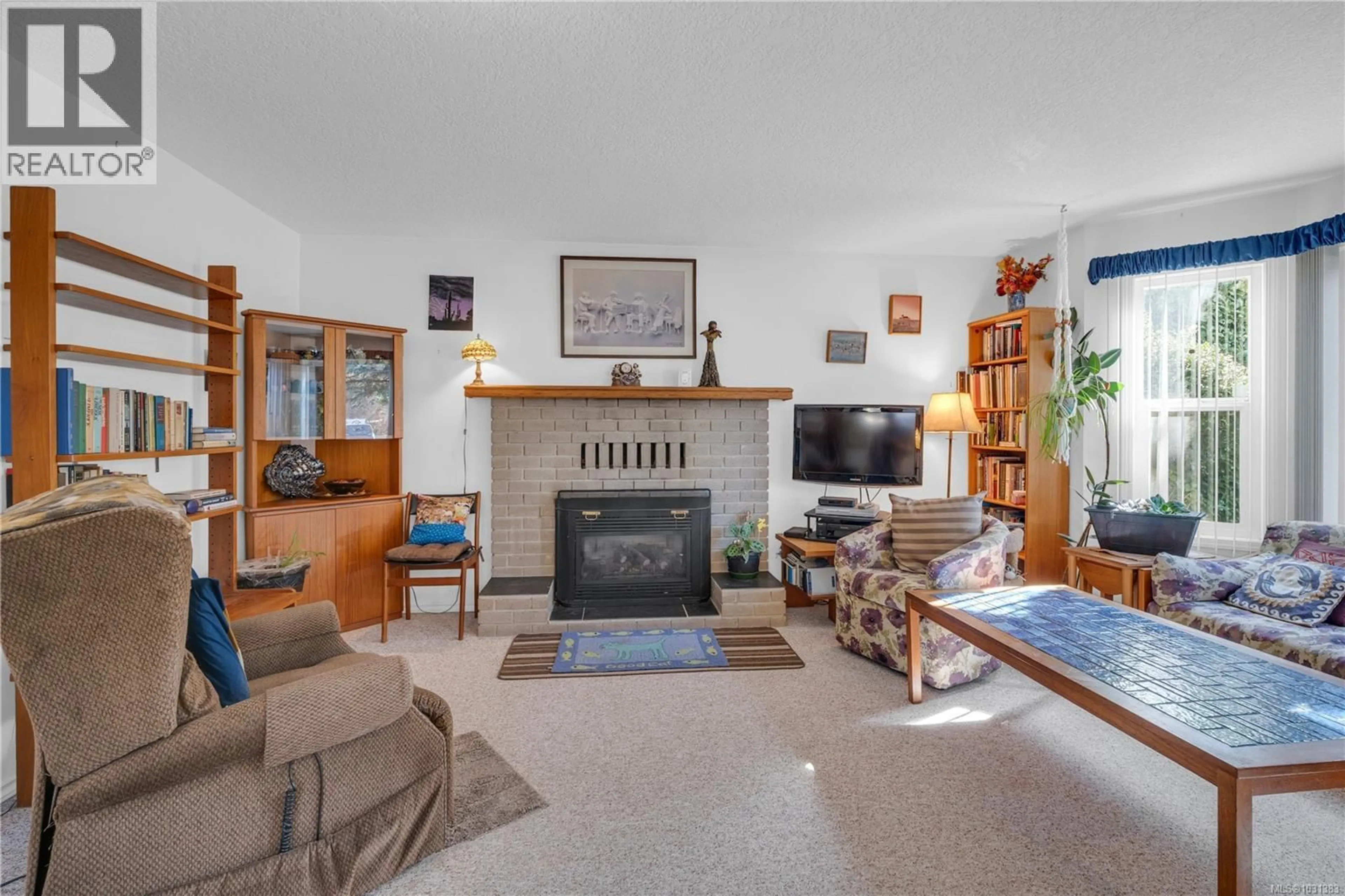 Living room with furniture, unknown for 2730 GLEN LAKE PLACE, Langford British Columbia V9B1Y9