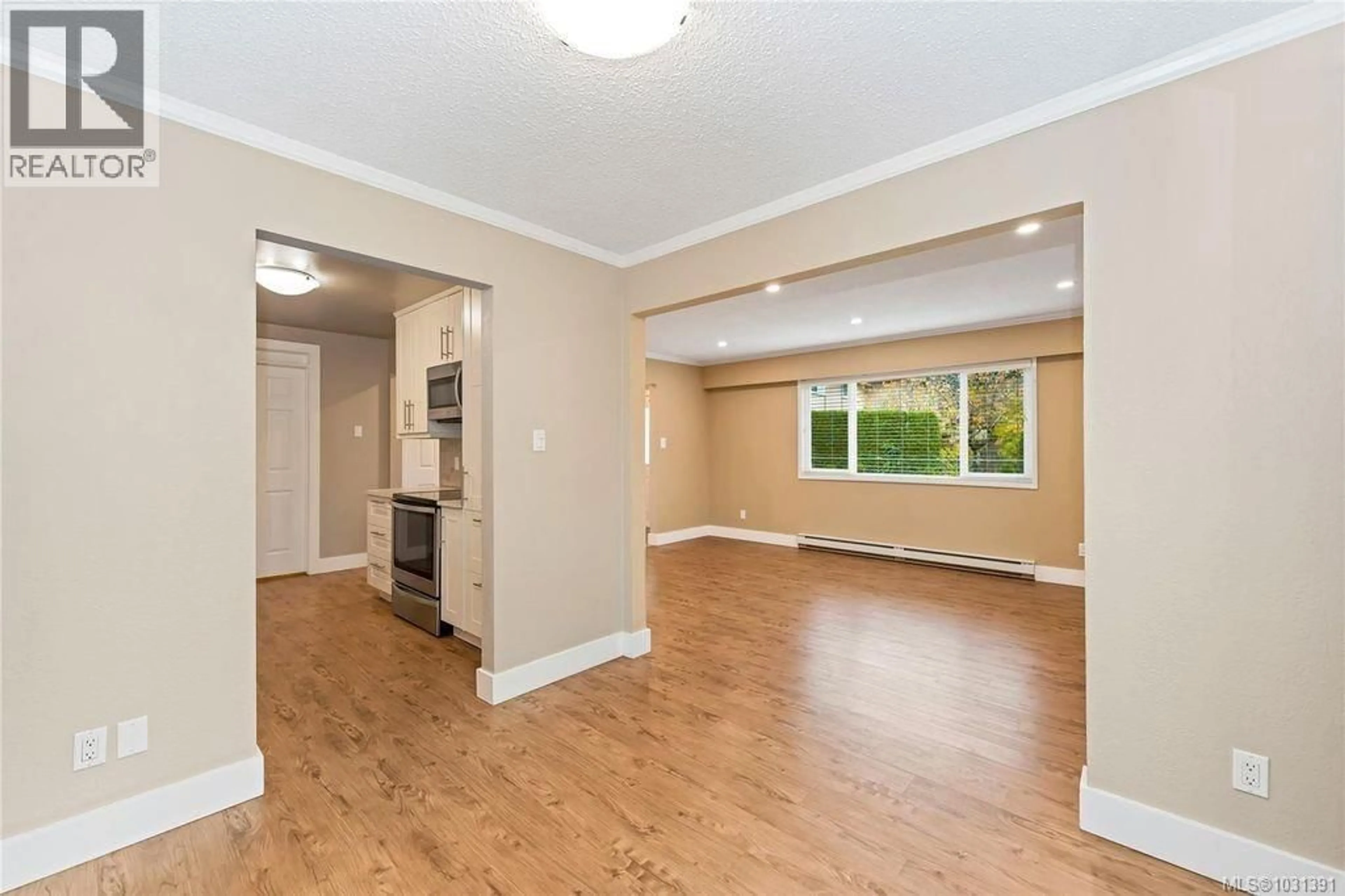 Unknown for 4 - 1945 LISNOE AVENUE, Central Saanich British Columbia V8M1T2