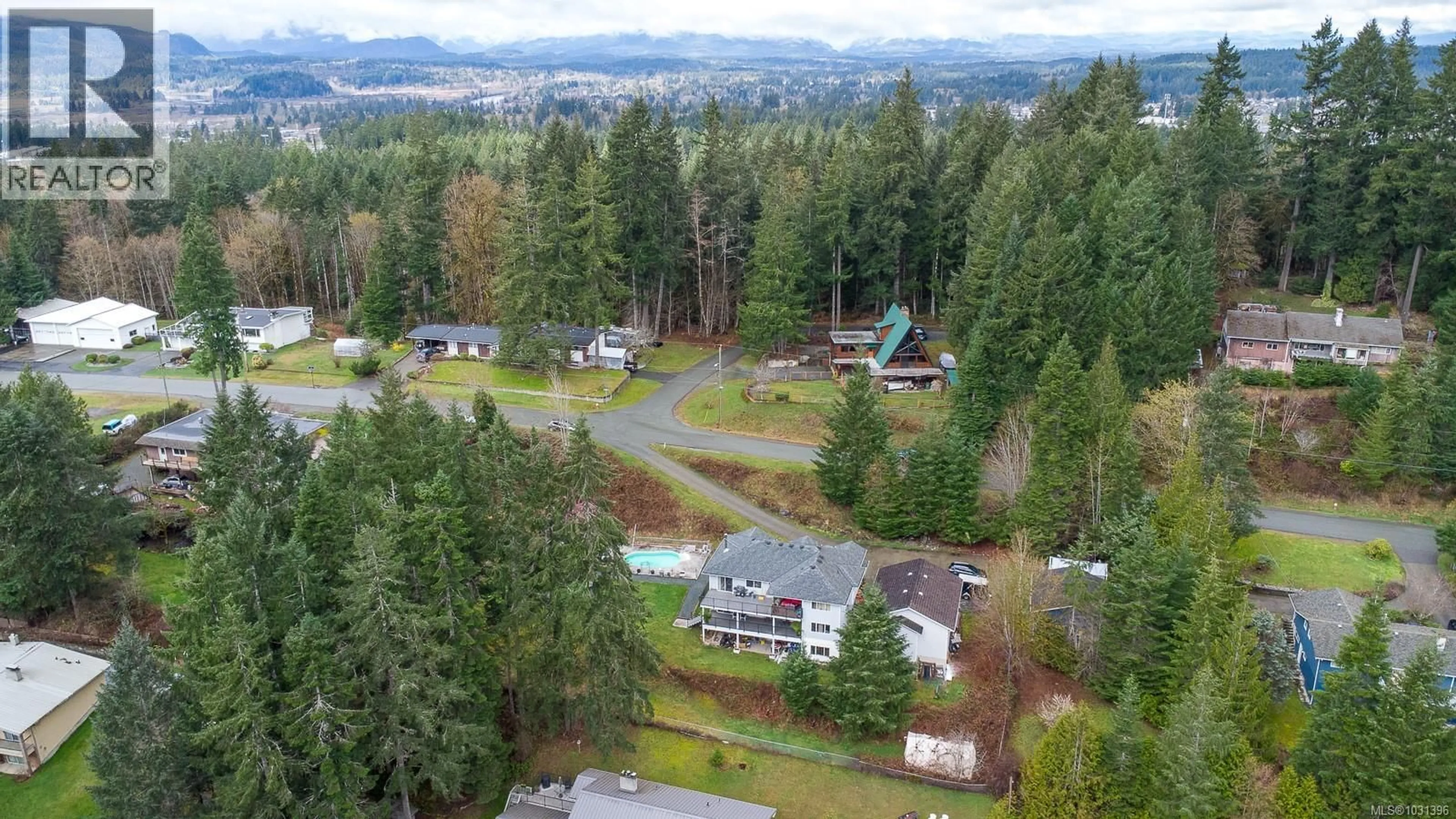 A pic from outside/outdoor area/front of a property/back of a property/a pic from drone, unknown for 4547 WELLINGTON AVENUE, Port Alberni British Columbia V9Y7L4