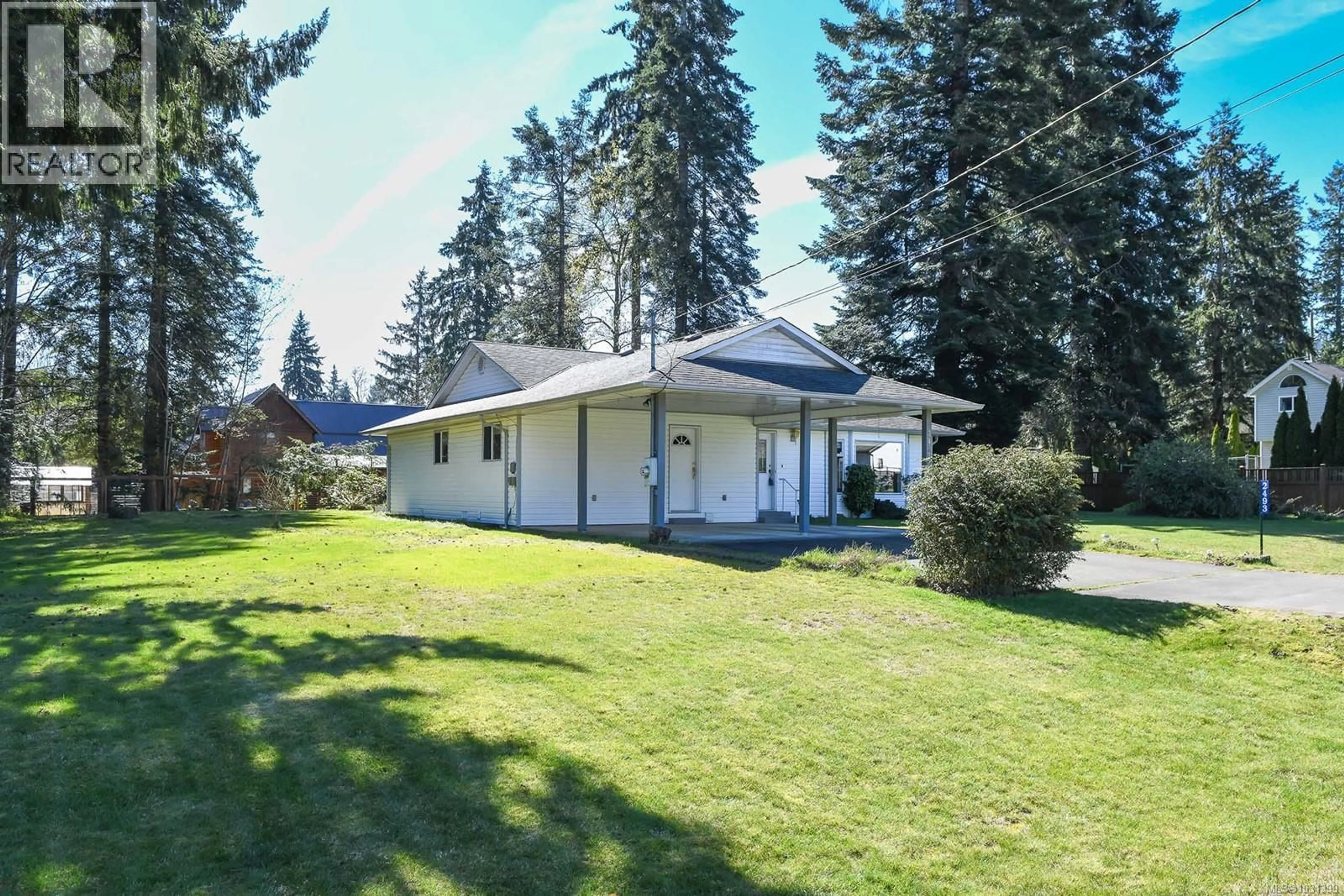 A pic from outside/outdoor area/front of a property/back of a property/a pic from drone, unknown for 2493 WILLOWBROOK COURT, Courtenay British Columbia V9N9M8