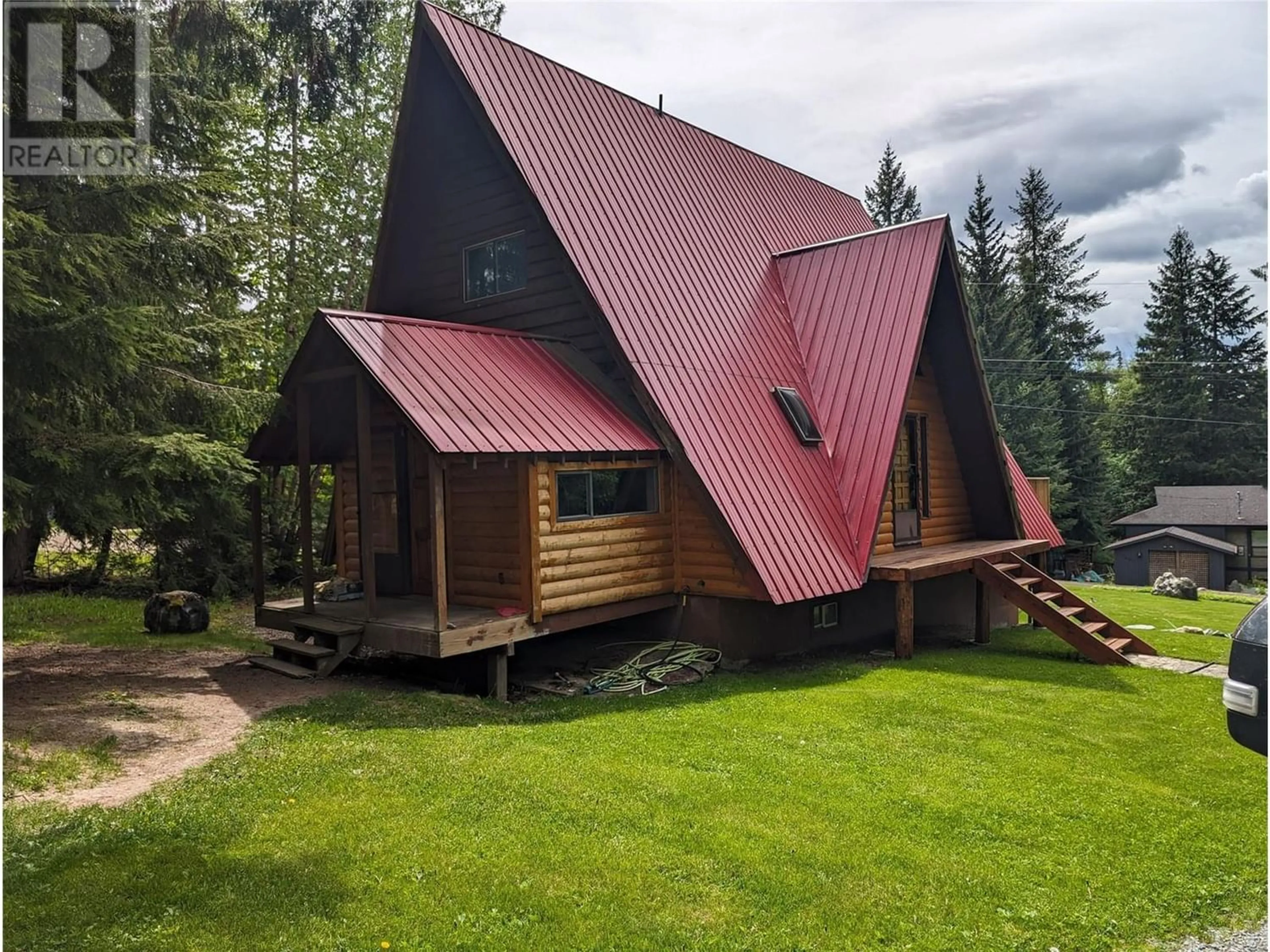 Cottage for 7680 Mountain Drive, Anglemont British Columbia V0E1M8