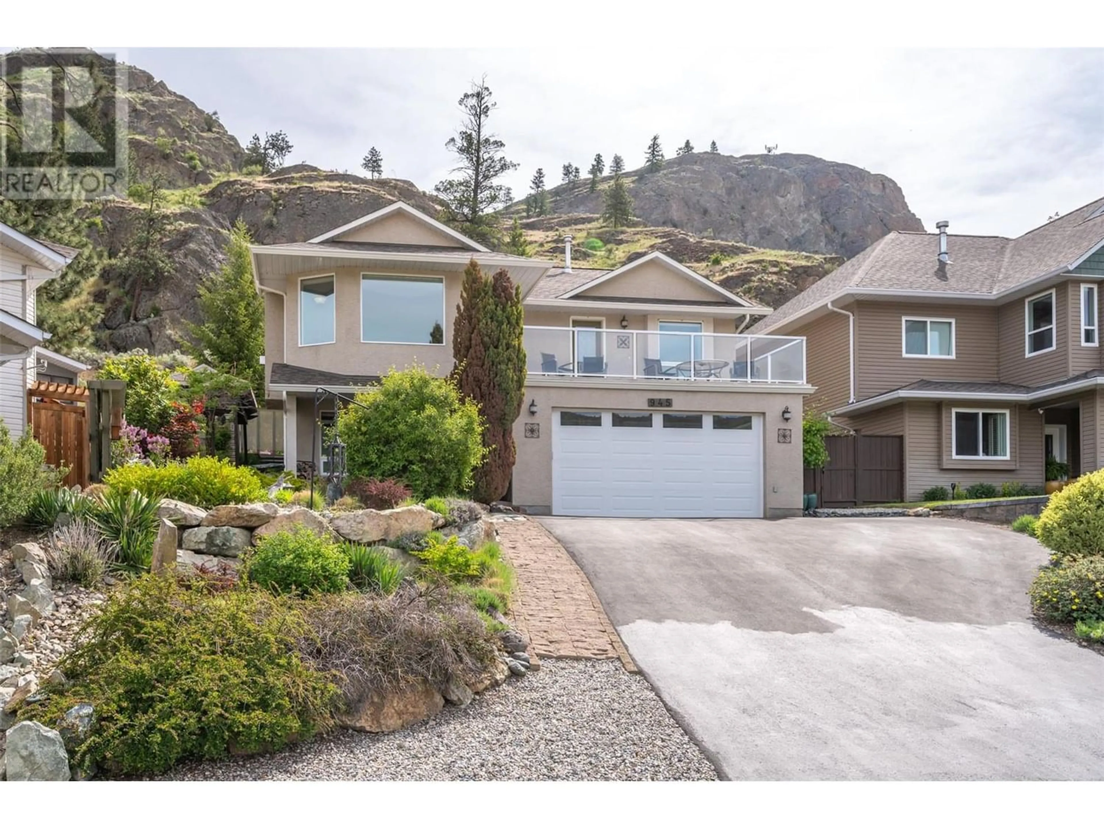 Frontside or backside of a home for 945 Peachcliff Drive, Okanagan Falls British Columbia V0H1R1