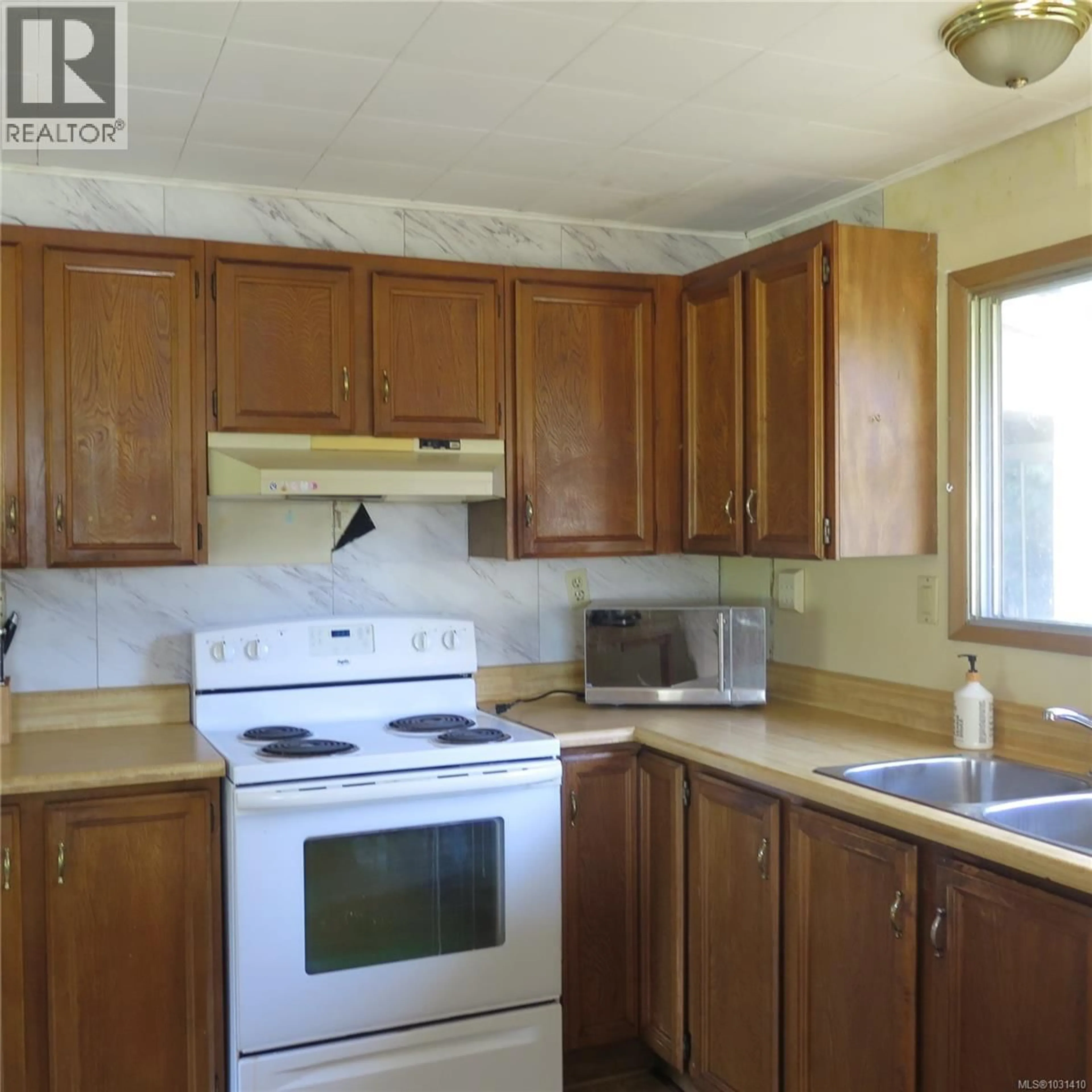 Standard kitchen, unknown for 37 - 10980 WESTDOWNE ROAD, Ladysmith British Columbia V9G1X2