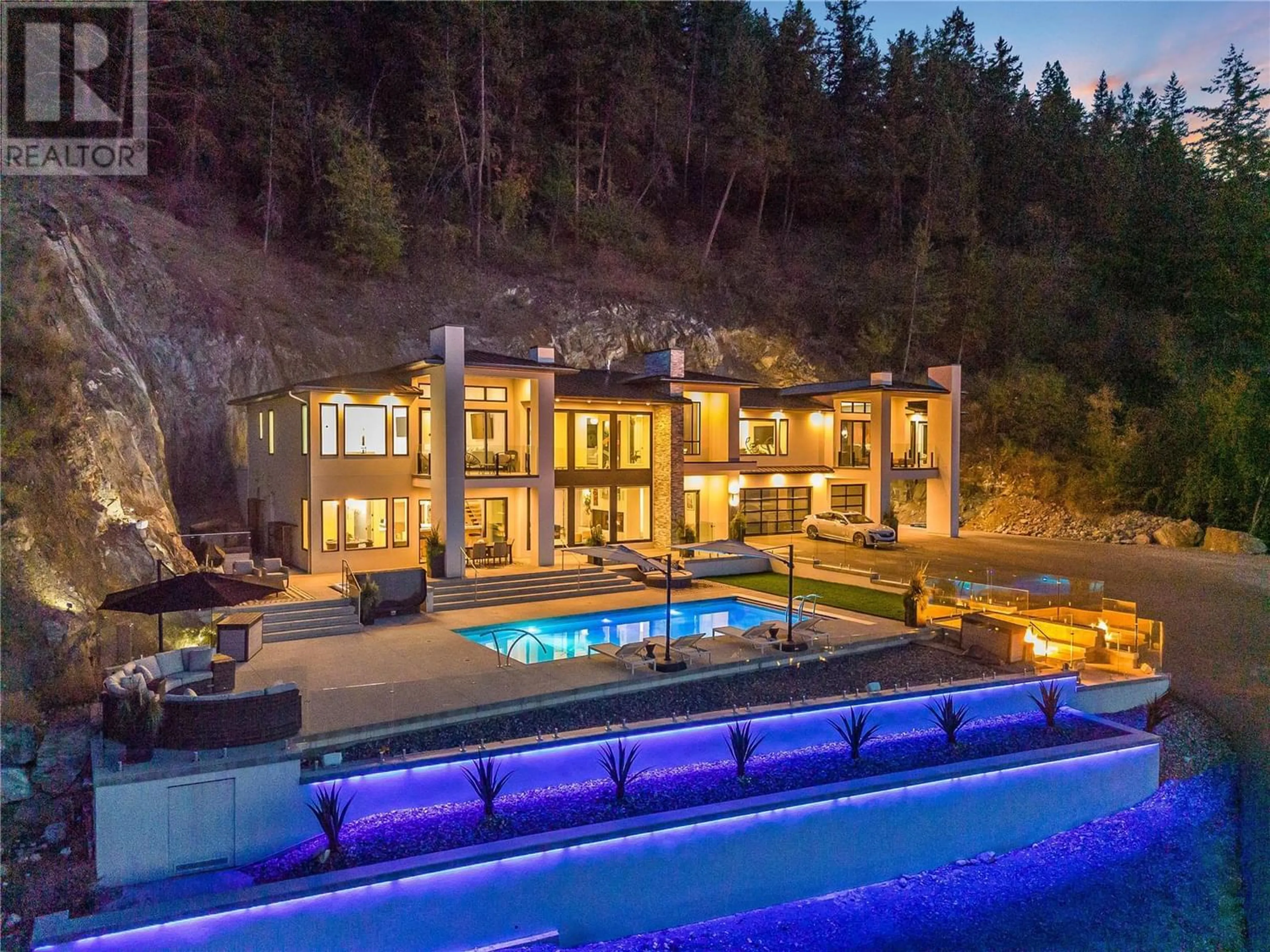 Indoor or outdoor pool for 112 Sunset Boulevard, Vernon British Columbia V1H1T7