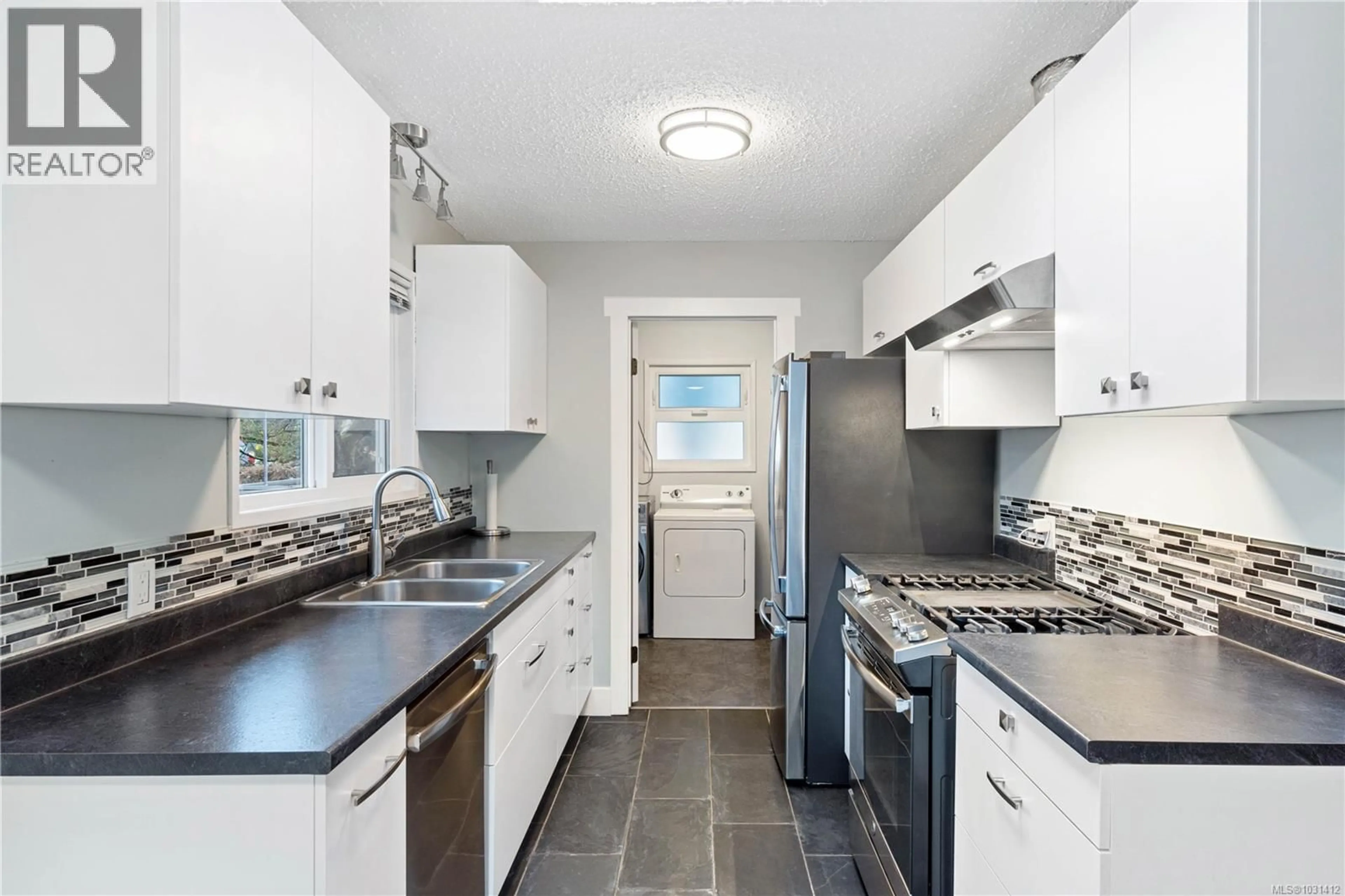 Standard kitchen, ceramic/tile floor for 260 PYM STREET SOUTH, Parksville British Columbia V9P1G7